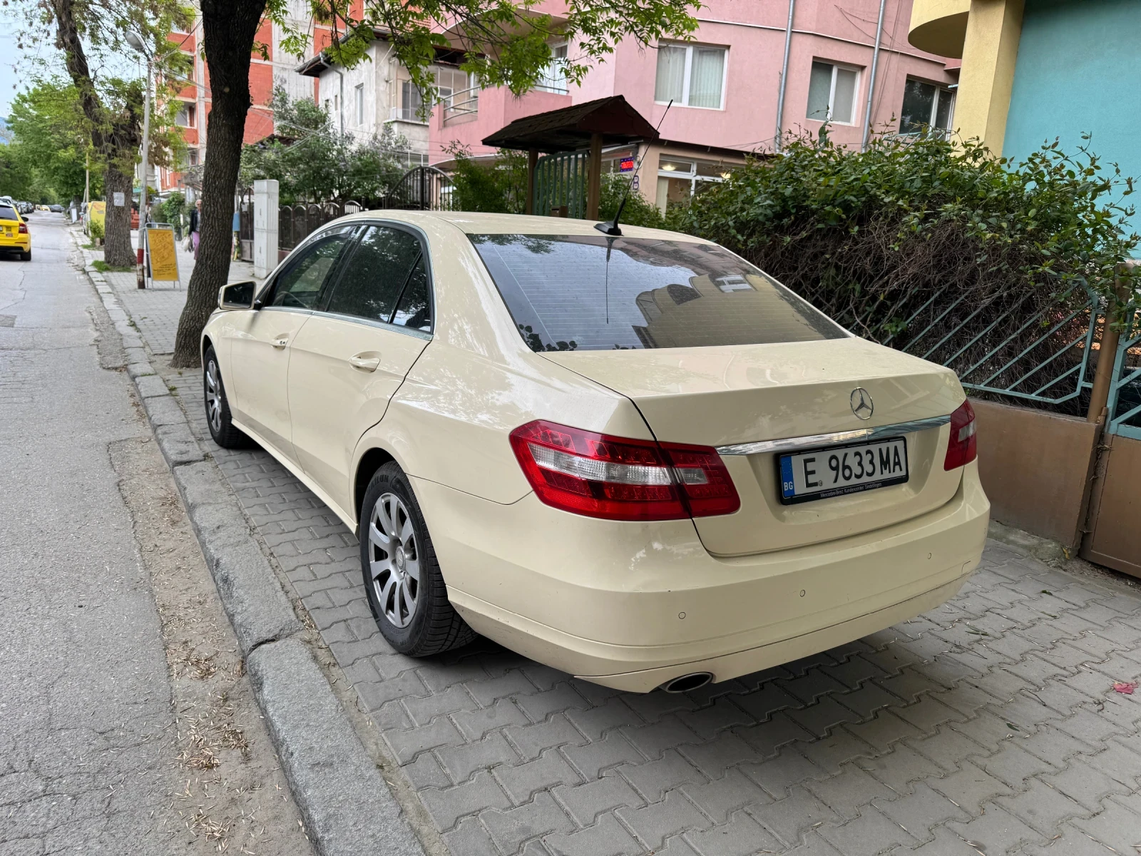 Mercedes-Benz E 200 CNG - изображение 5