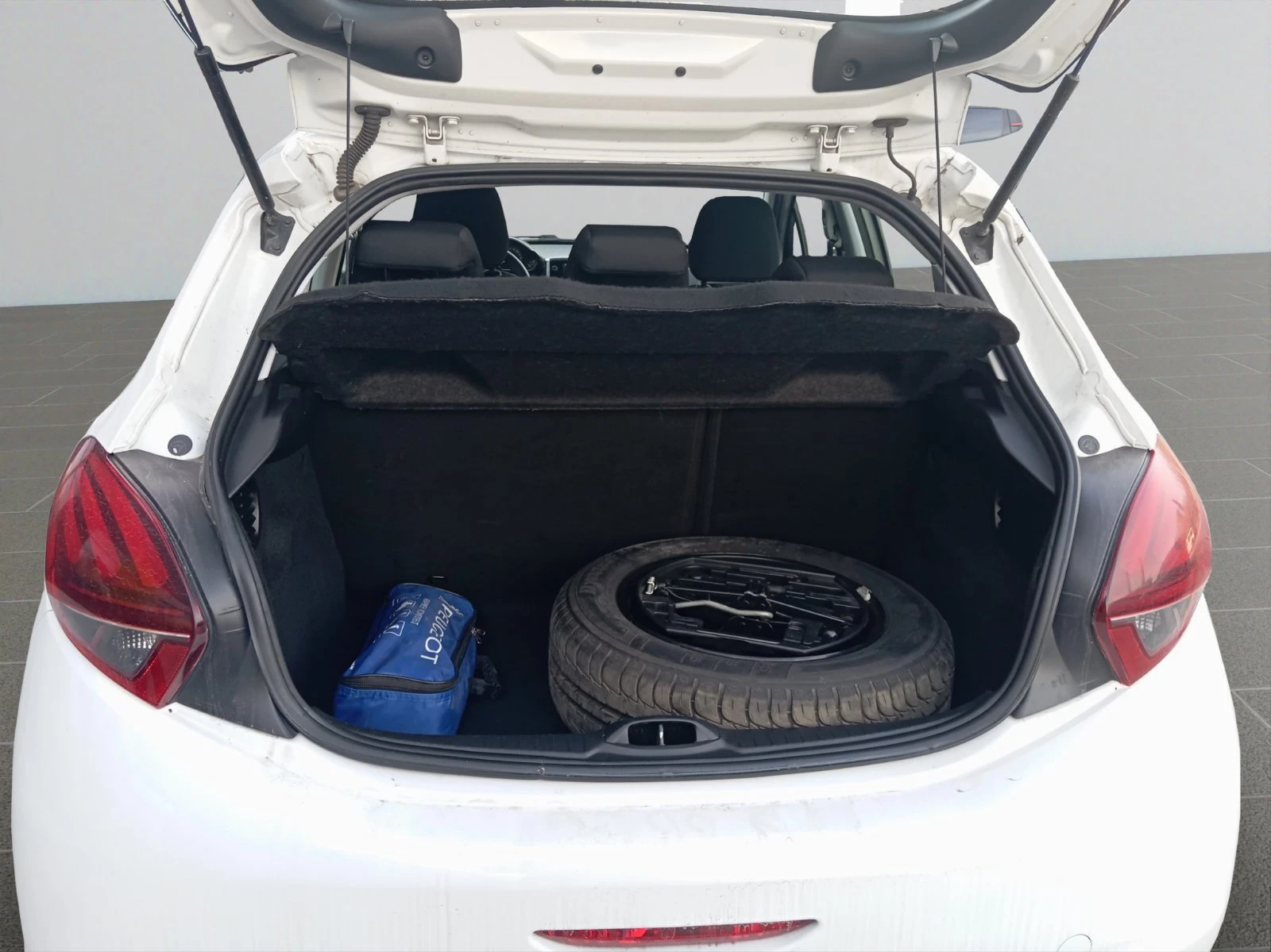 Peugeot 208 5P ACTIVE 1.2 VTi 68 BVM5 EURO 6.2 | Mobile.bg � ����������� 13