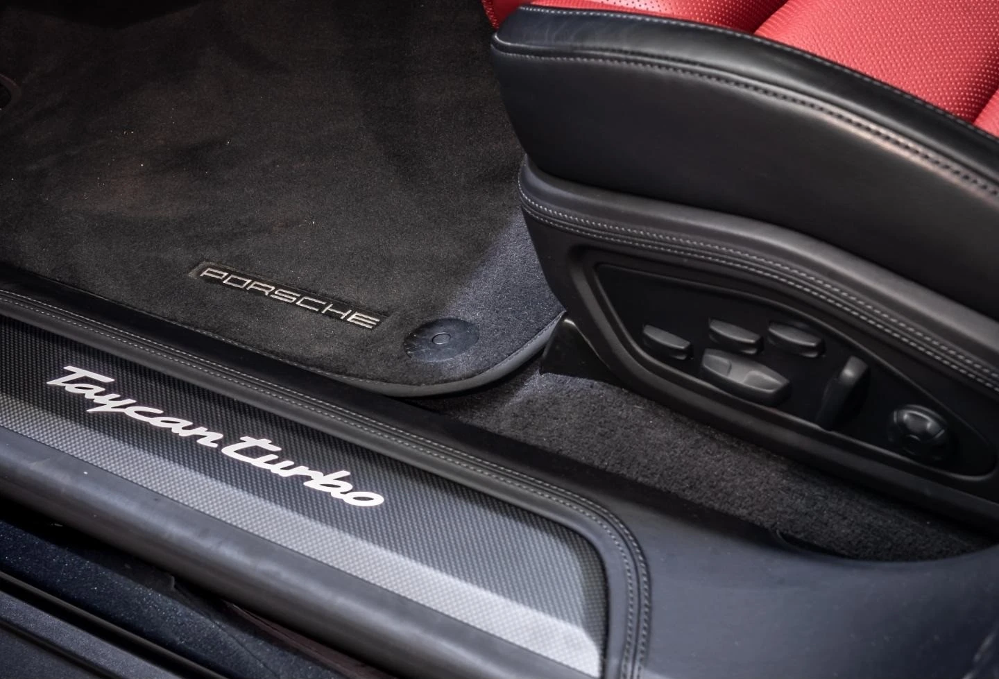 Porsche Taycan TURBO BOSE KERAMIK-BRAKES PANORAMA | Mobile.bg � ����������� 11