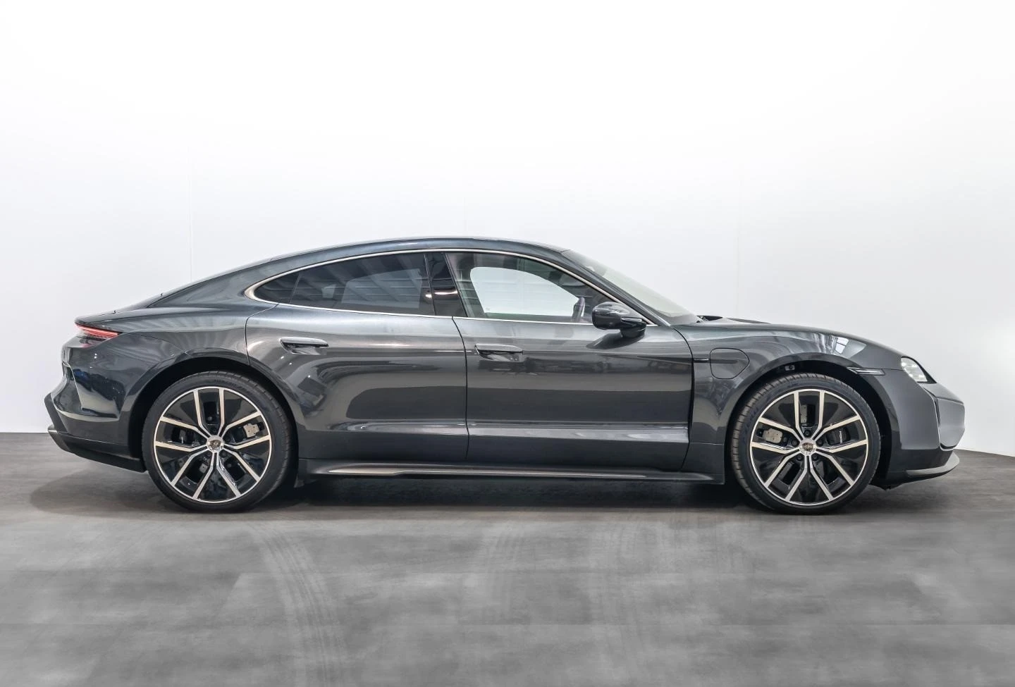 Porsche Taycan TURBO BOSE KERAMIK-BRAKES PANORAMA - изображение 3