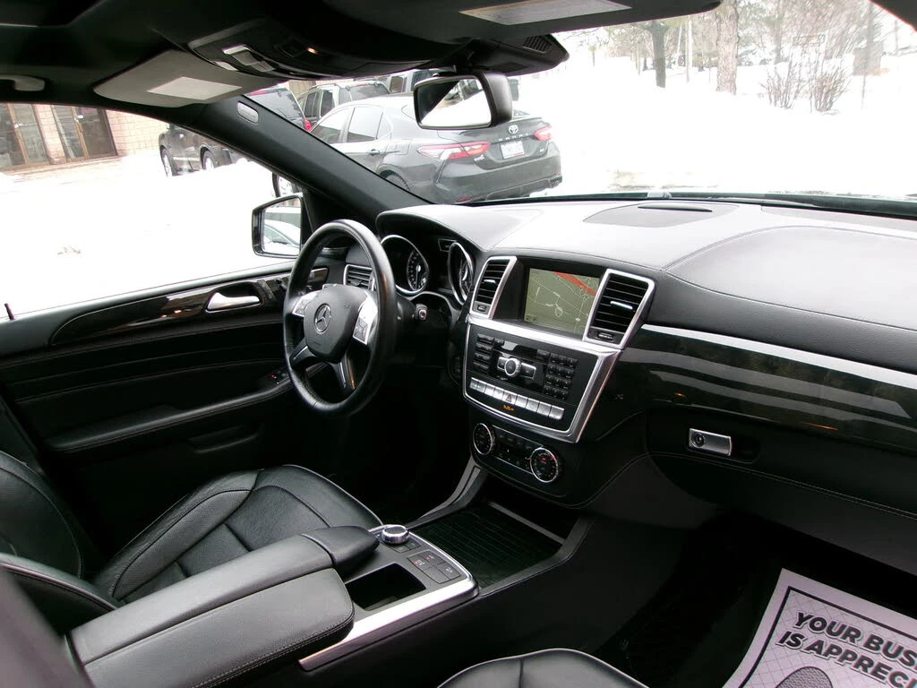 Mercedes-Benz ML 550 4MATIC* Harman/Kardon* подгрев* обдухване* панорам - изображение 7