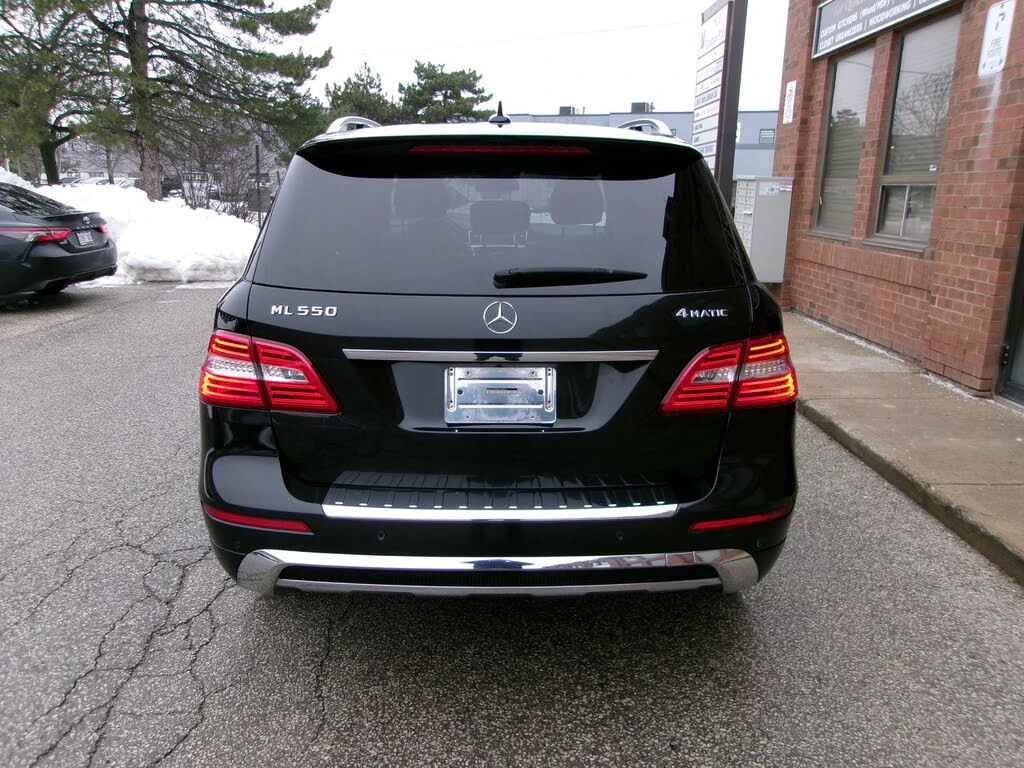 Mercedes-Benz ML 550 4MATIC* Harman/Kardon* подгрев* обдухване* панорам - изображение 6