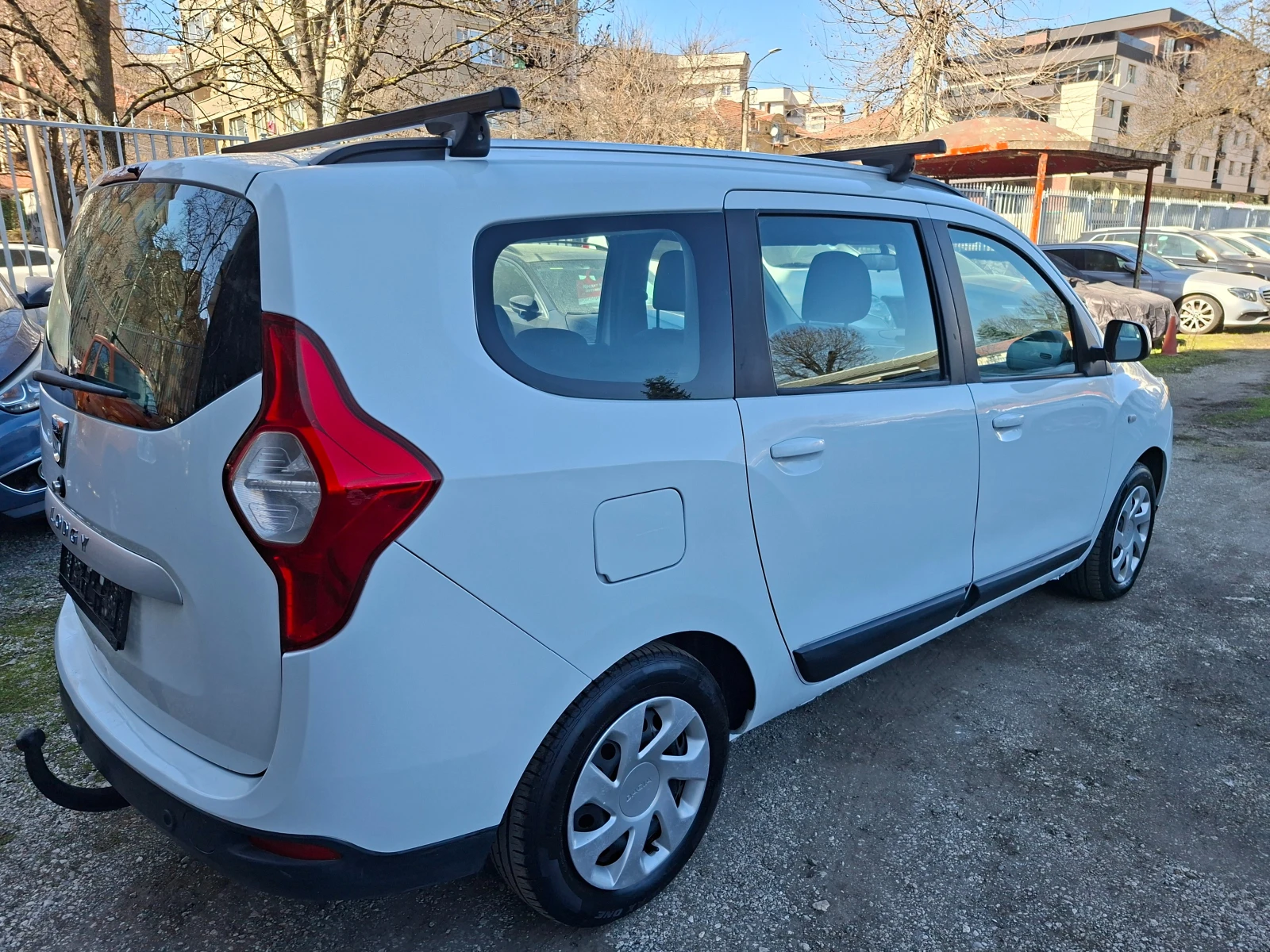 Dacia Lodgy 1.2НАВИГАЦИЯ.КЛИМАТИК., снимка 5 - Автомобили и джипове - 53781068