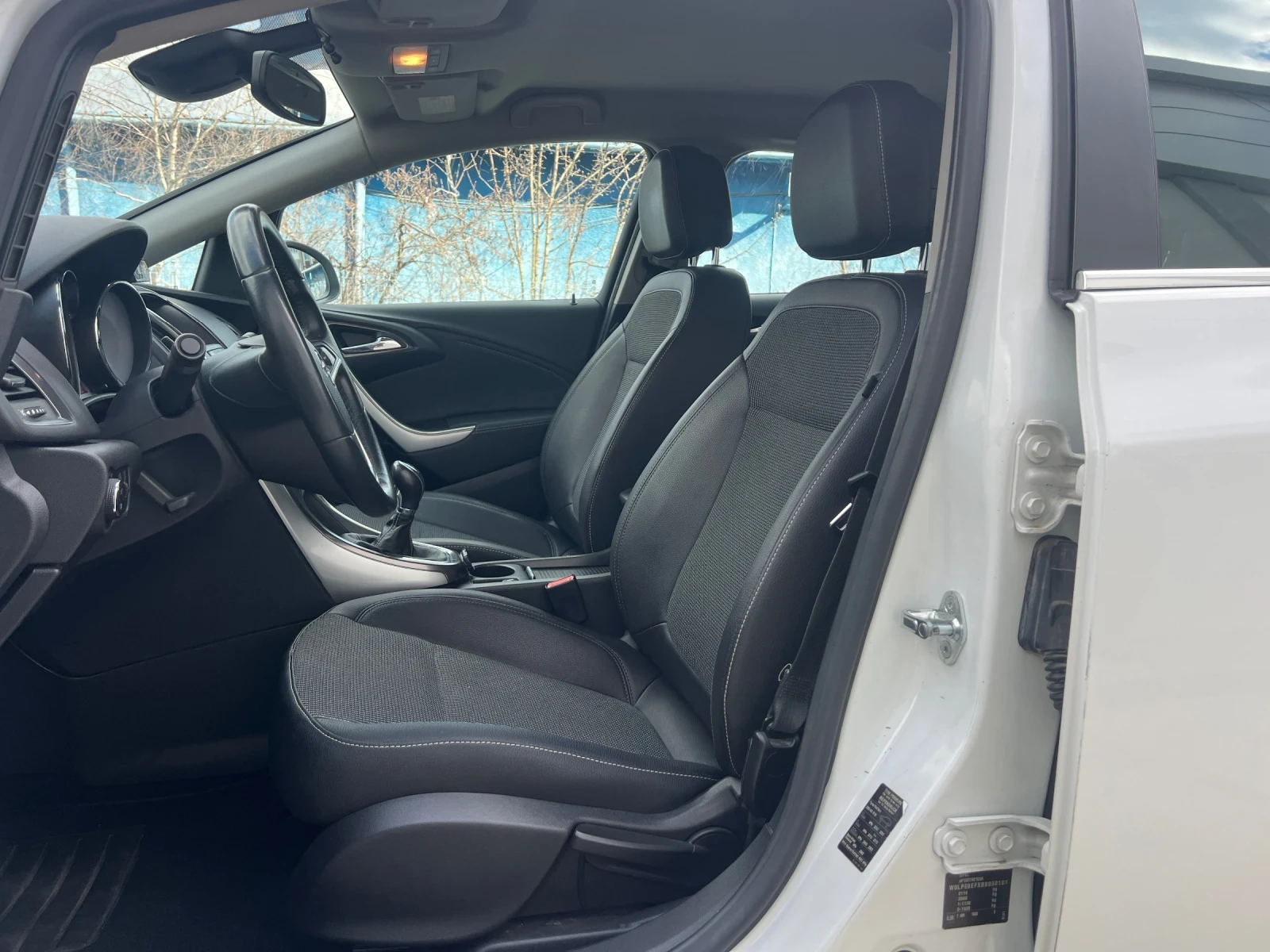 Opel Astra 1.7cdti NAVI , снимка 8 - Автомобили и джипове - 53993889