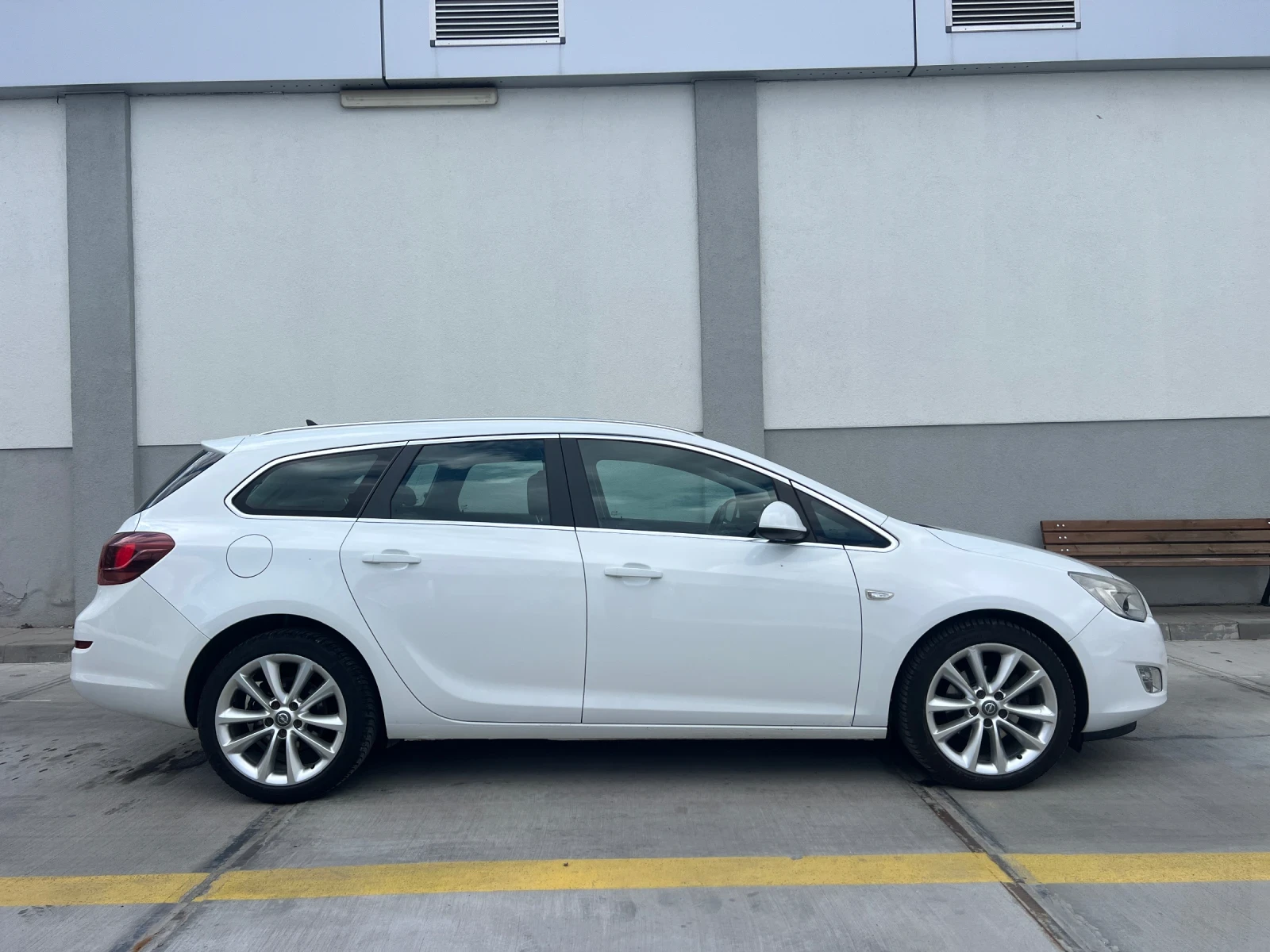 Opel Astra 1.7cdti NAVI , снимка 6 - Автомобили и джипове - 53993889