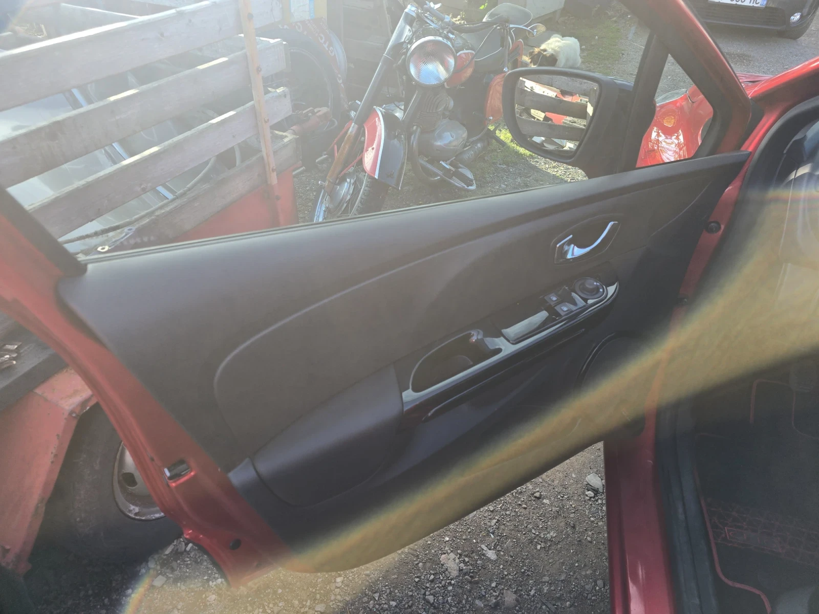 Renault Clio 1.5DCI, снимка 6 - Автомобили и джипове - 54046571