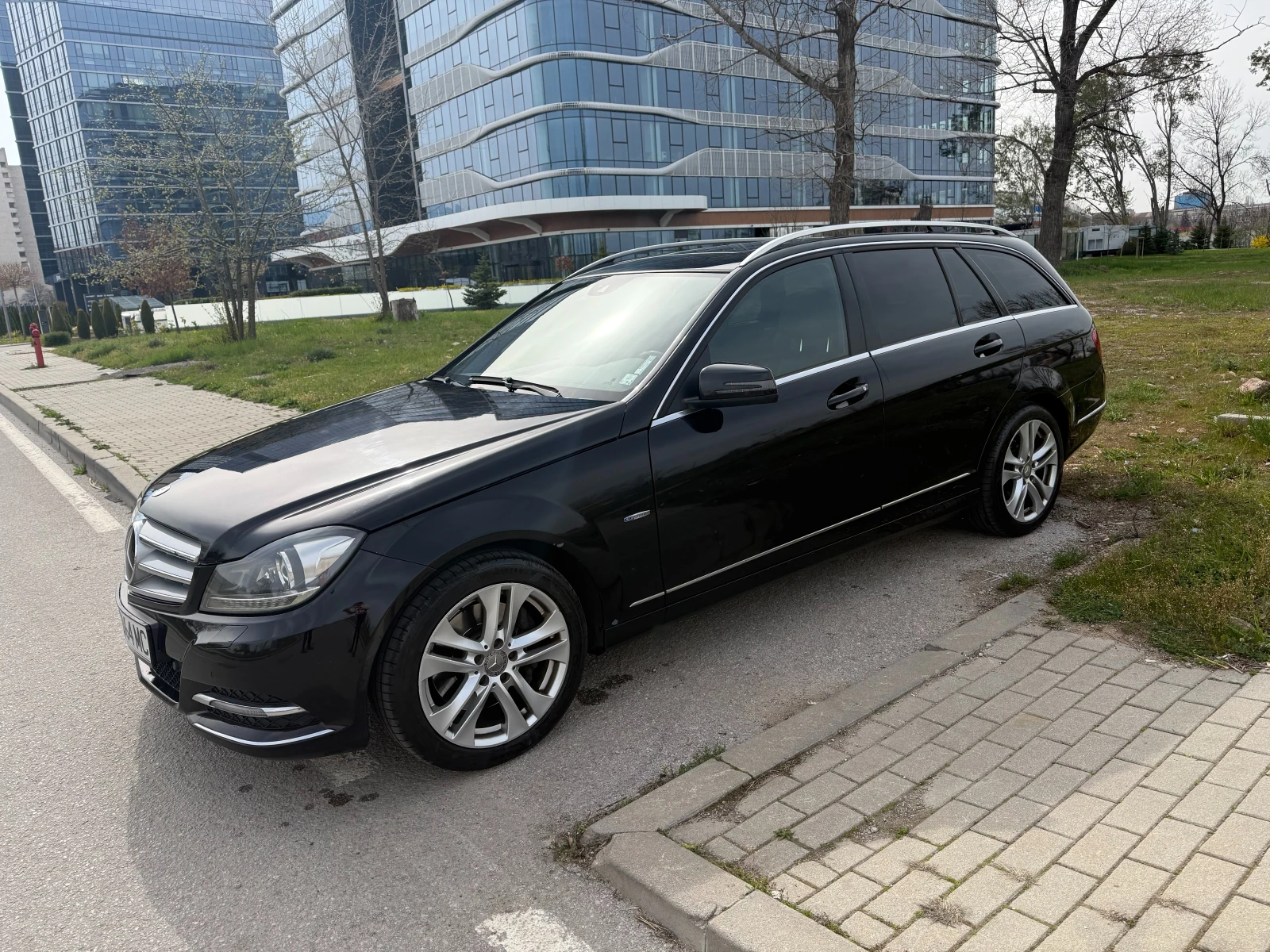 Mercedes-Benz C 300, снимка 3 - Автомобили и джипове - 54762666