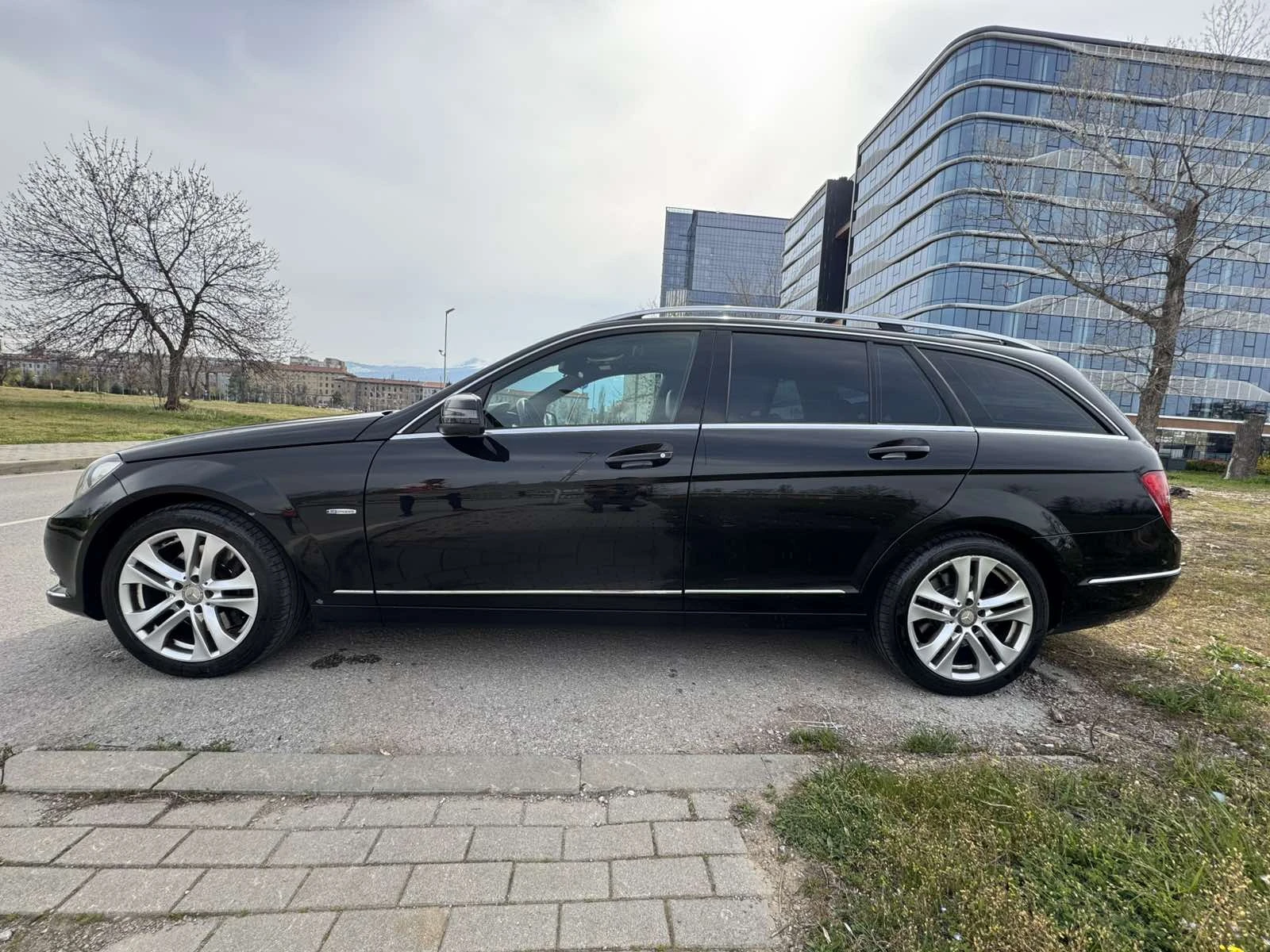 Mercedes-Benz C 300, снимка 5 - Автомобили и джипове - 54762666