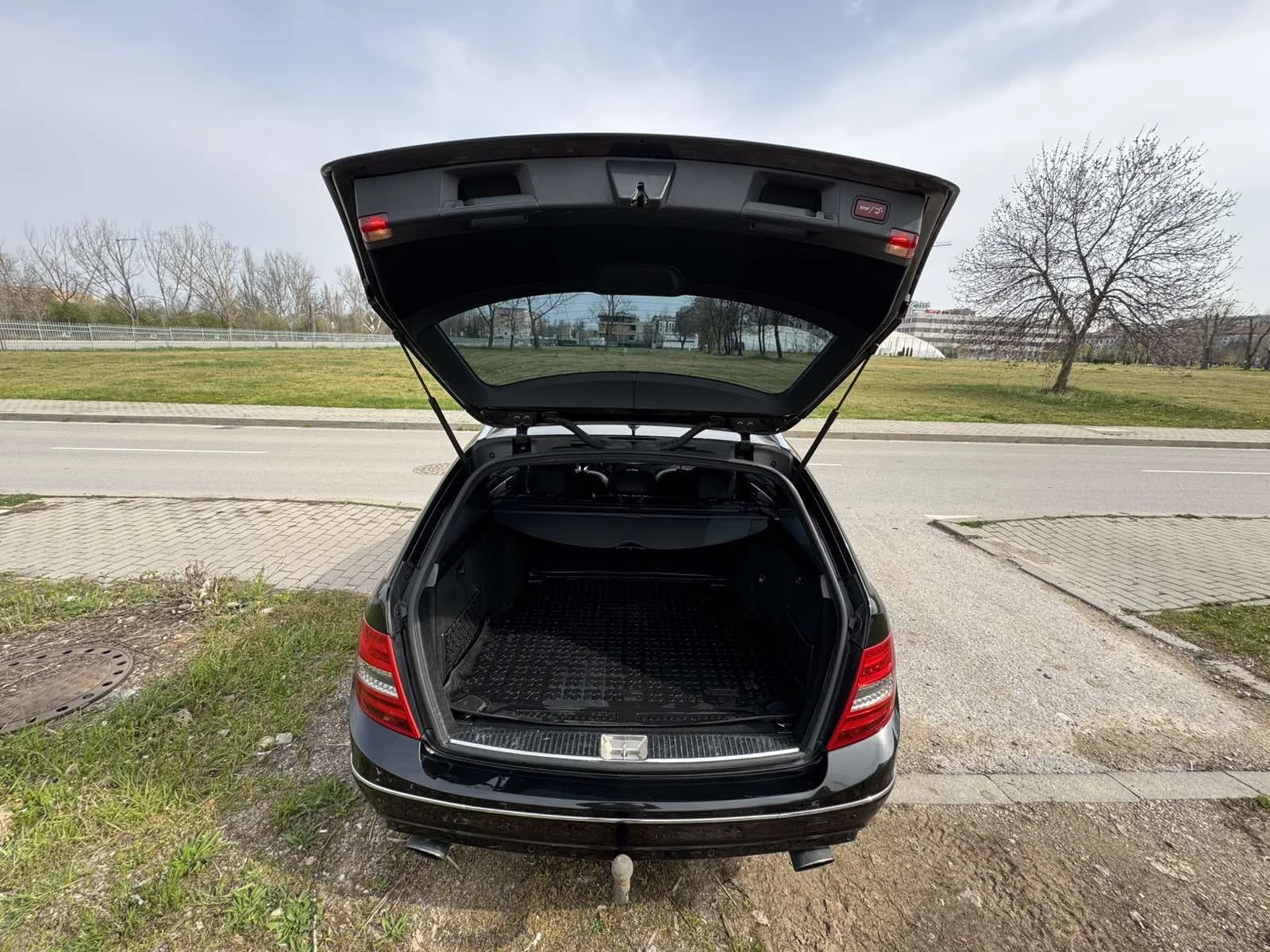 Mercedes-Benz C 300, снимка 6 - Автомобили и джипове - 54762666