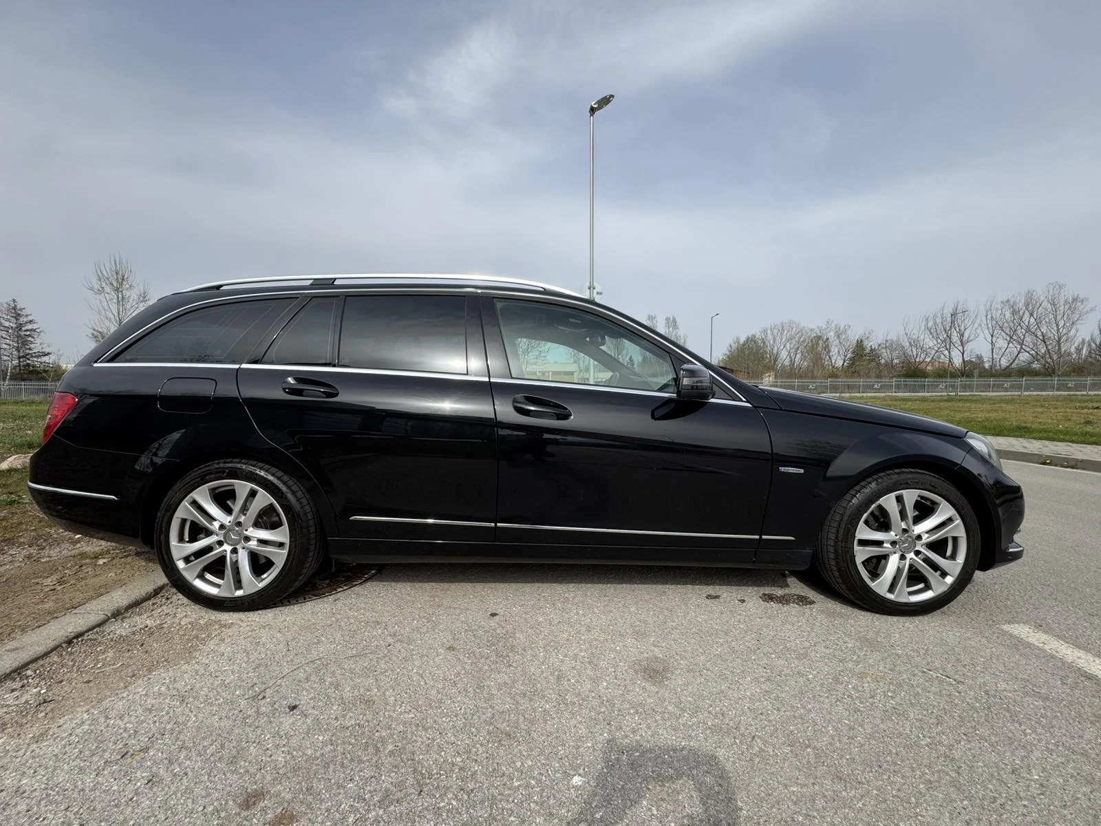 Mercedes-Benz C 300, снимка 4 - Автомобили и джипове - 54762666