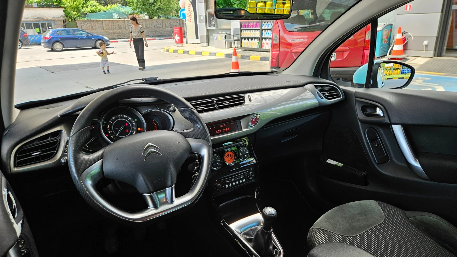 Citroen C3 1.4 KLIMATRON/EXCLUZIV, снимка 10 - Автомобили и джипове - 54807400