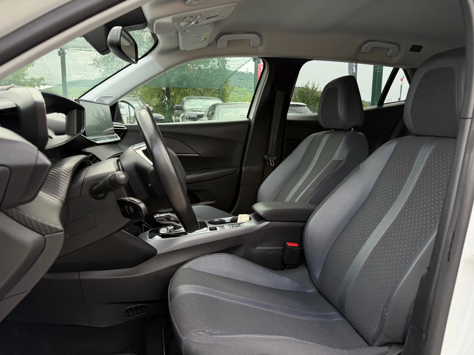 Peugeot 2008 Allure 54kWh, снимка 7 - Автомобили и джипове - 54807934