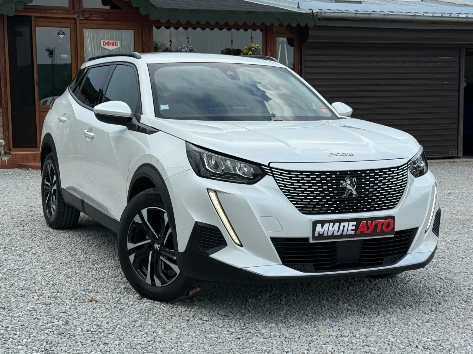 Peugeot 2008 Allure 54kWh, снимка 2 - Автомобили и джипове - 54807934