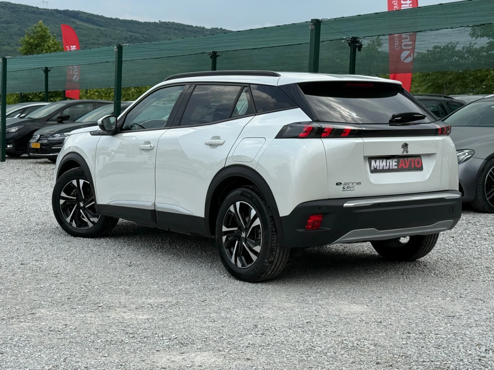 Peugeot 2008 Allure 54kWh, снимка 4 - Автомобили и джипове - 54807934