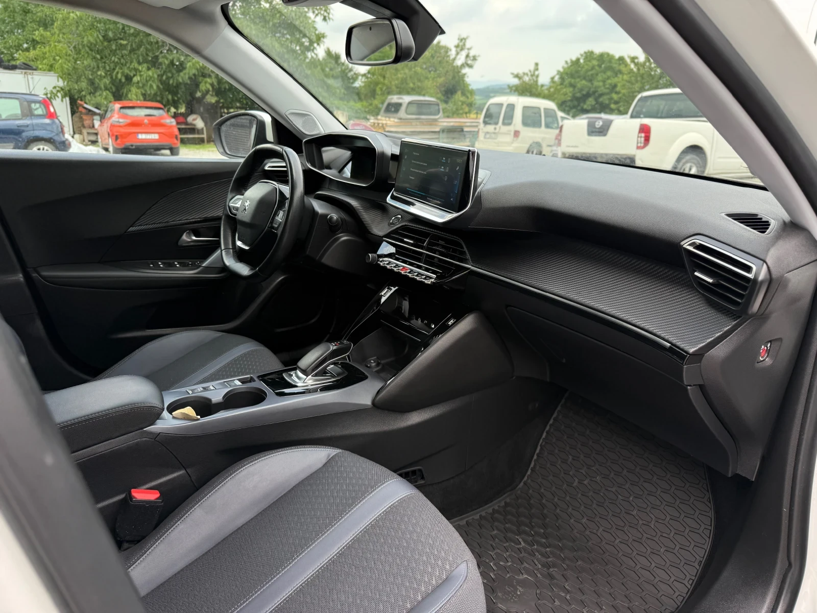 Peugeot 2008 Allure 54kWh, снимка 9 - Автомобили и джипове - 54807934
