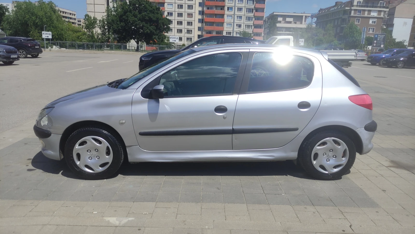 Peugeot 206 1.1 бензин КЛИМАТИК, снимка 3 - Автомобили и джипове - 55080082