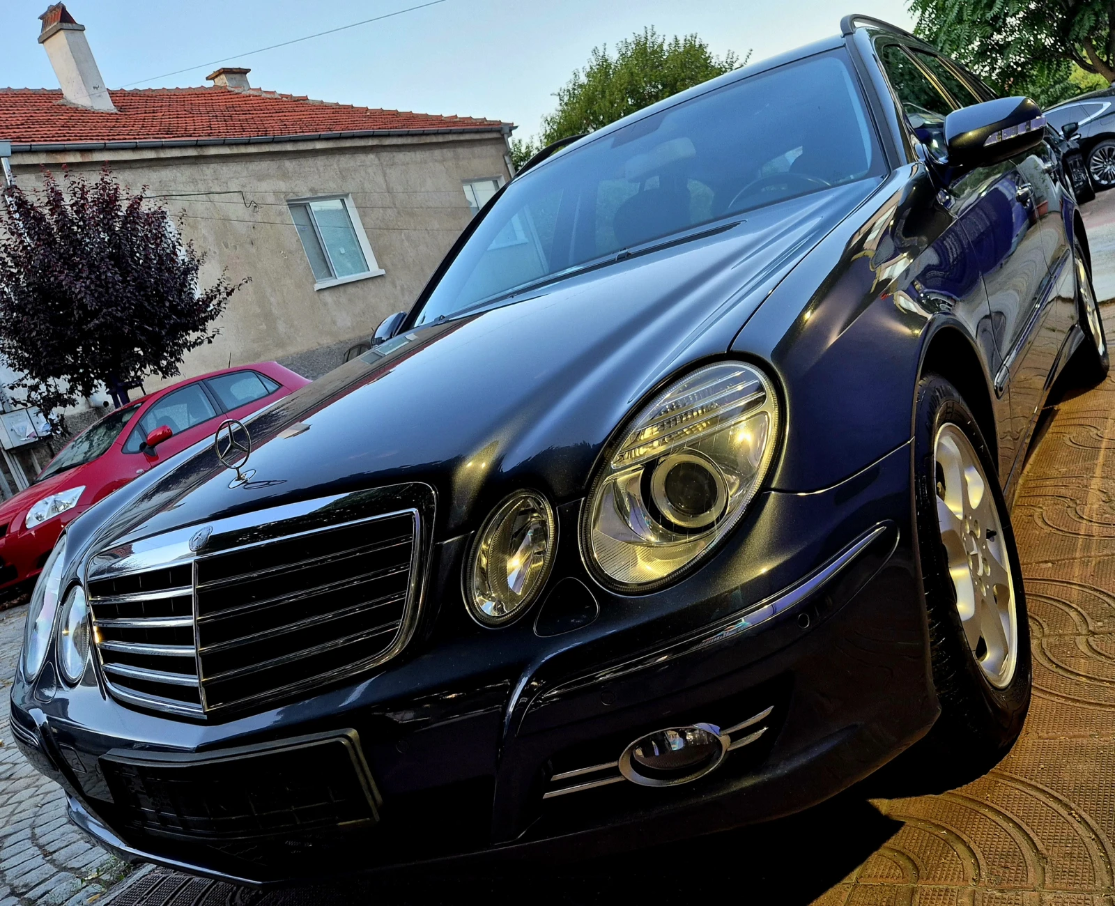 Mercedes-Benz E 200 2.0i-kompressor-AVANTGARDE-navi-avtomat-нов