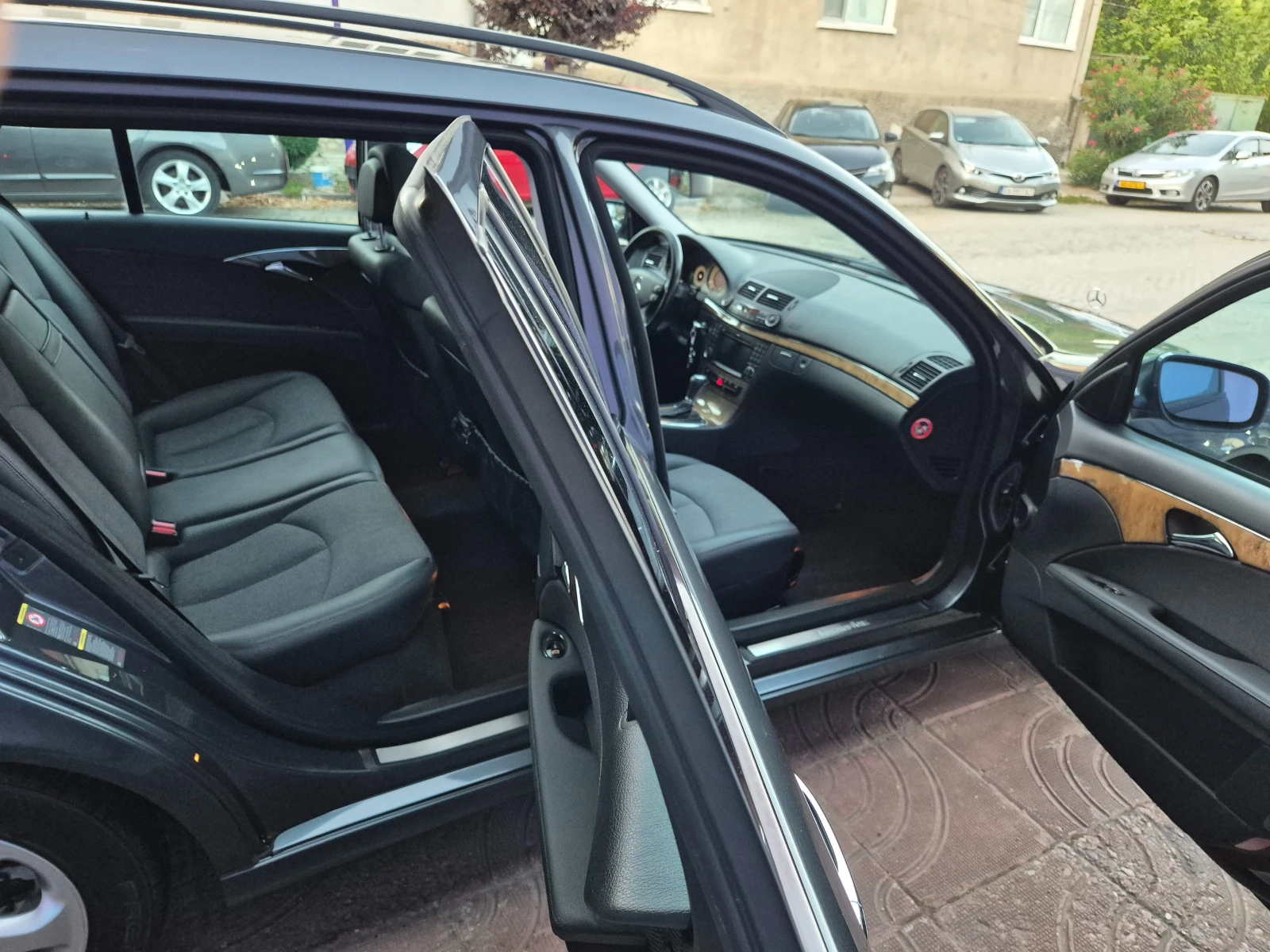 Mercedes-Benz E 200 2.0i-kompressor-AVANTGARDE-navi-avtomat-нов, снимка 14 - Автомобили и джипове - 55287357