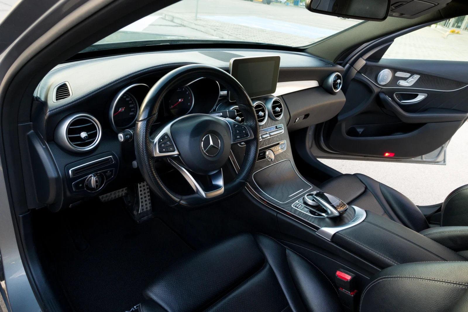 Mercedes-Benz C 400 AMG, снимка 10 - Автомобили и джипове - 55428511