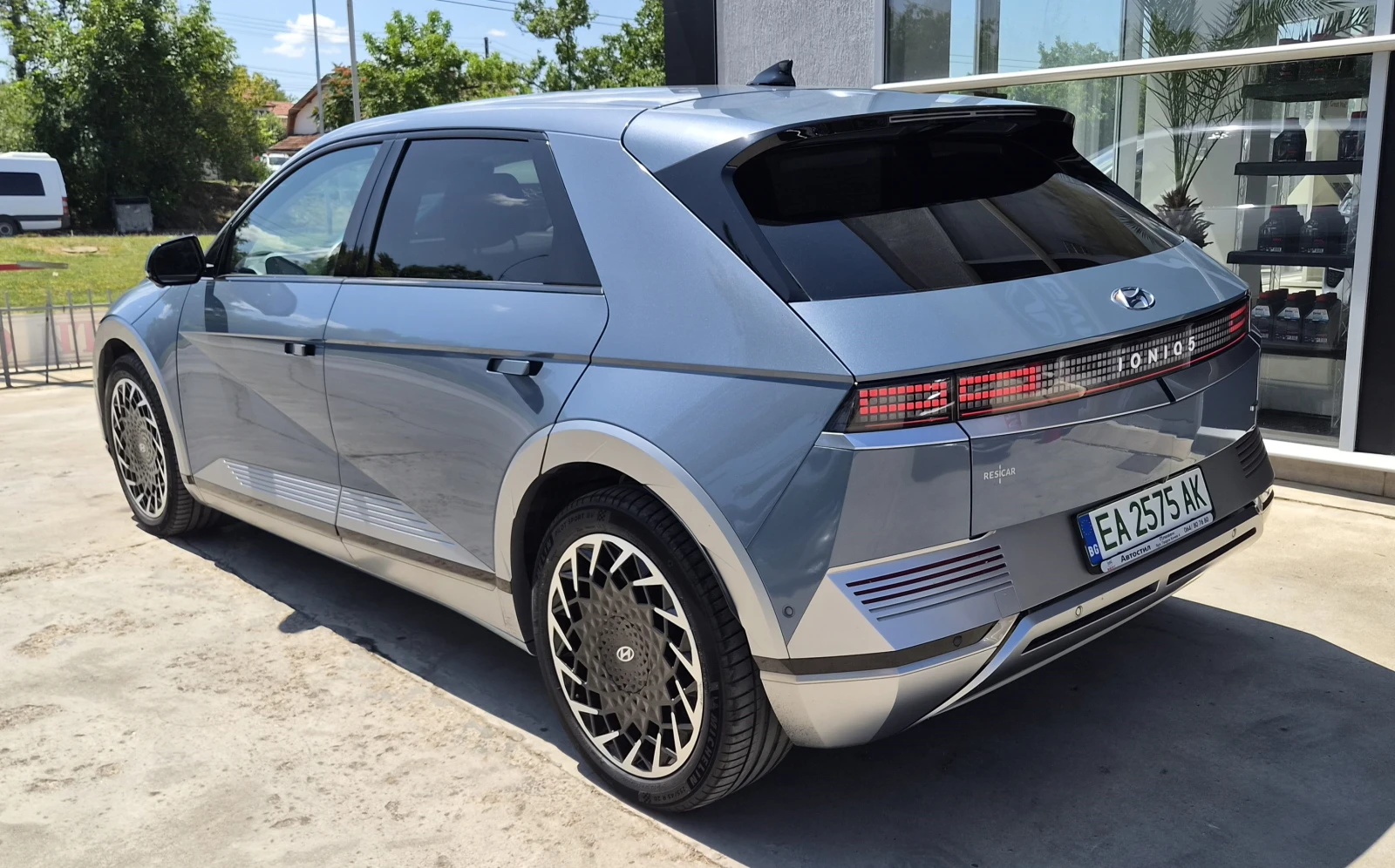 Hyundai Ioniq 5 72.6kWh UNIQ AWD (305 �.�.) ������� ������ | Mobile.bg � ����������� 5