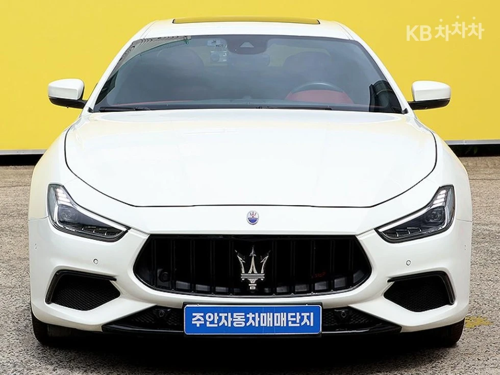 Maserati Ghibli V6 SPORT+ CAMERA PANORAMA FULL, снимка 3 - Автомобили и джипове - 55516215