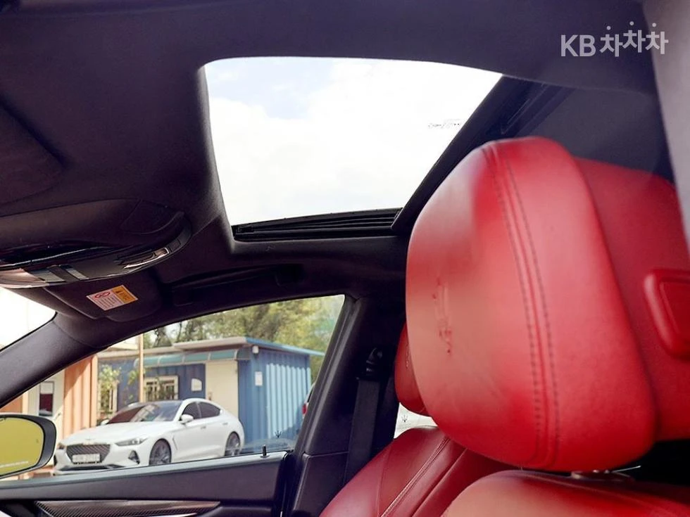 Maserati Ghibli V6 SPORT+ CAMERA PANORAMA FULL, снимка 12 - Автомобили и джипове - 55516215