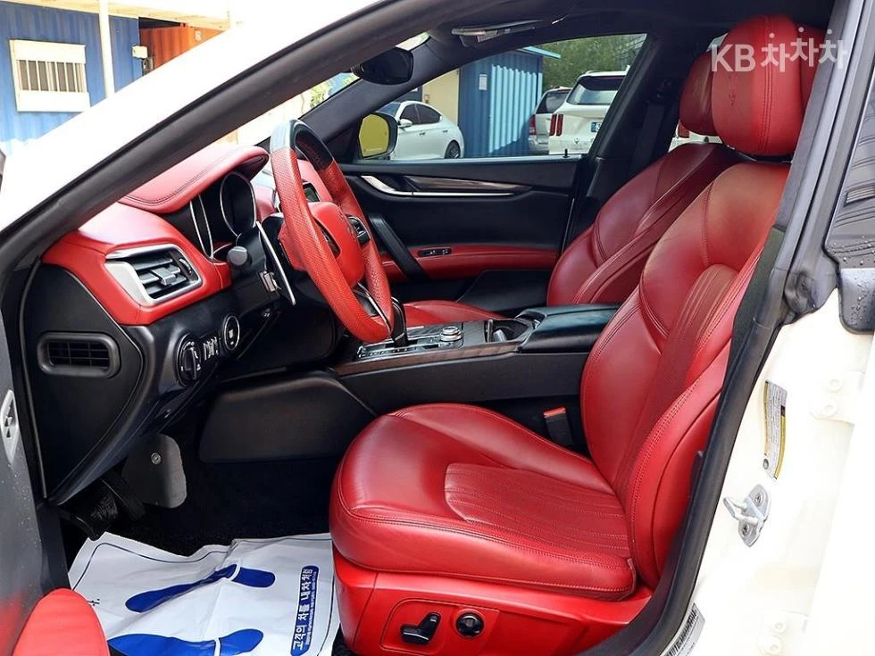 Maserati Ghibli V6 SPORT+ CAMERA PANORAMA FULL, снимка 5 - Автомобили и джипове - 55516215
