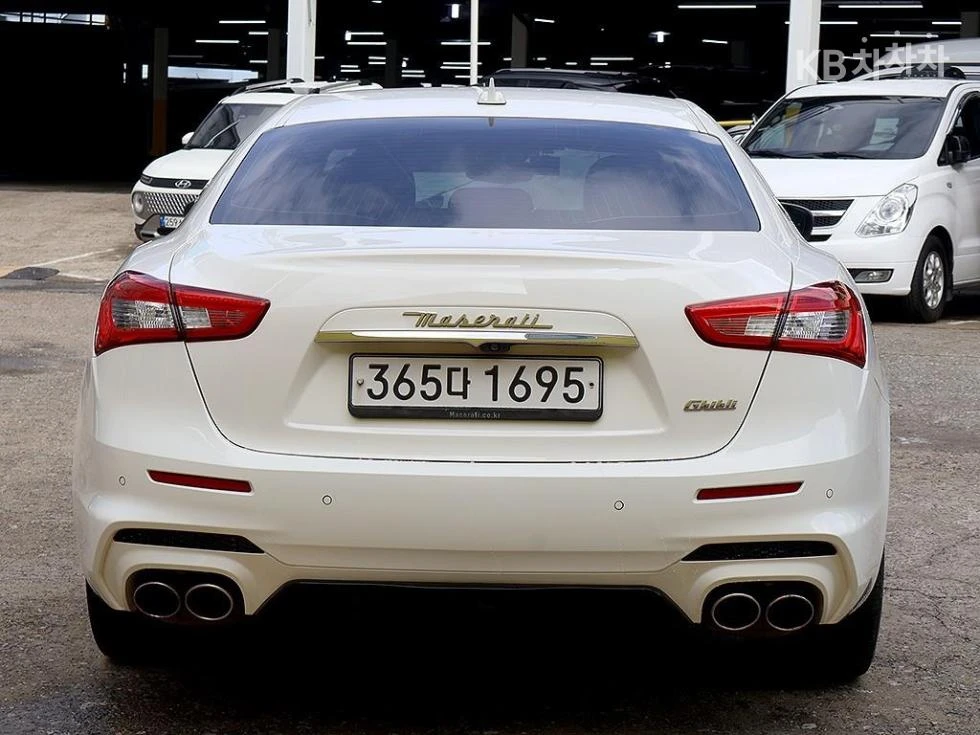 Maserati Ghibli V6 SPORT+ CAMERA PANORAMA FULL, снимка 4 - Автомобили и джипове - 55516215