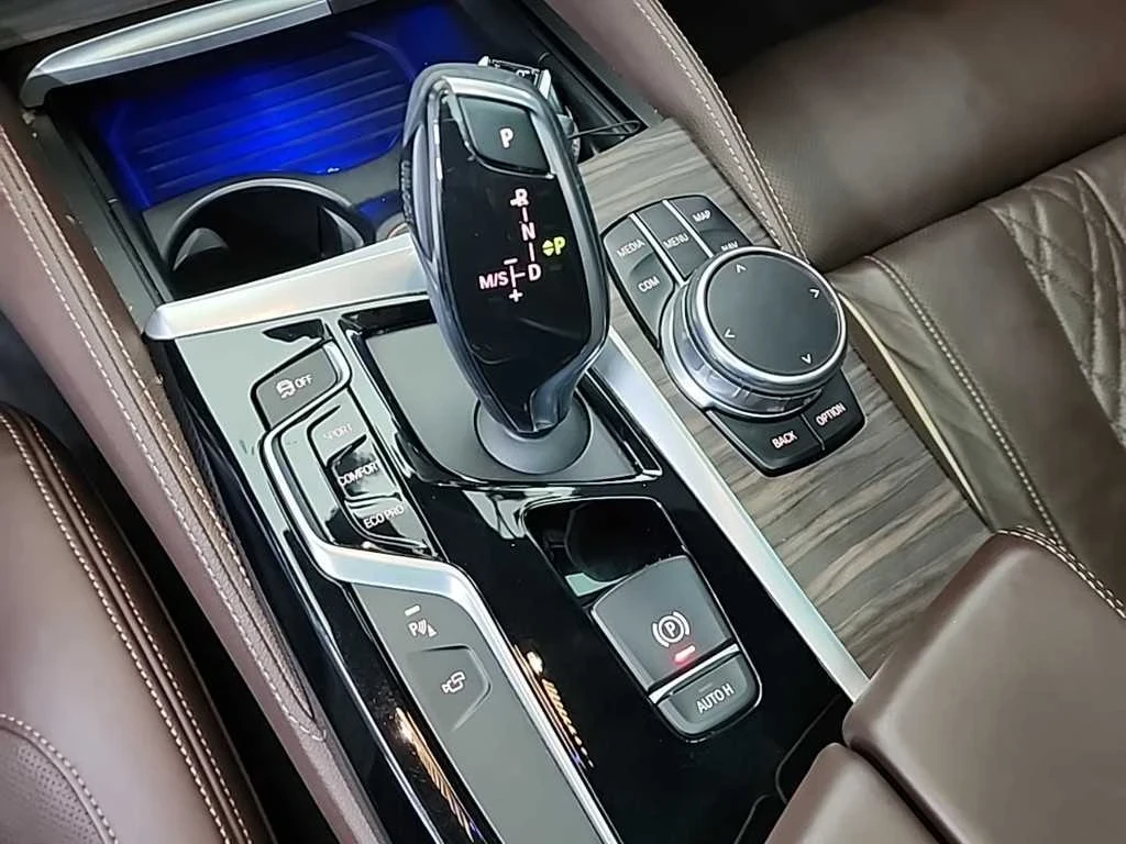 BMW 530 I * M SPORT * HUD * ОБДУХВАНЕ * ПАНОРАМА * , снимка 10 - Автомобили и джипове - 55973375