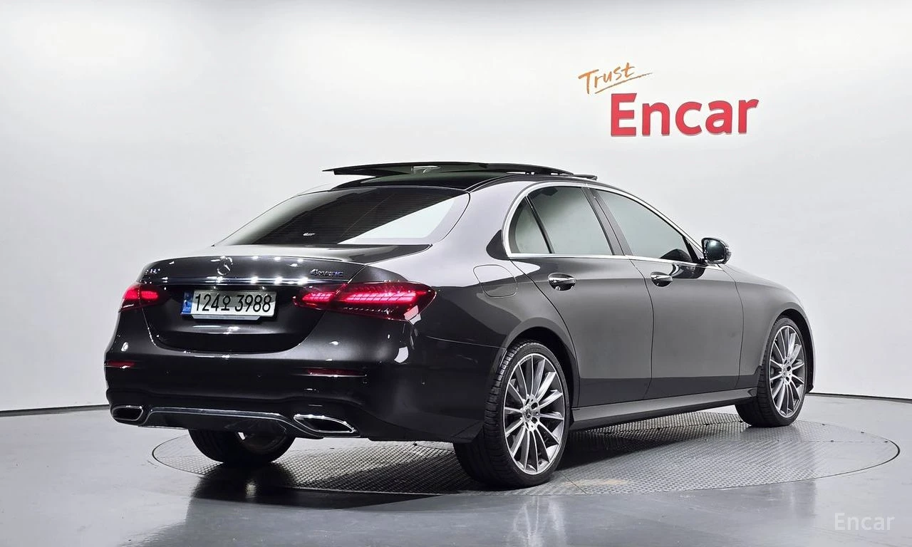 Mercedes-Benz E 350 4MATIC* AMG* LINE* BURMESTER* ОБДУХВАНЕ* ДИСТРОНИК, снимка 2 - Автомобили и джипове - 56115244