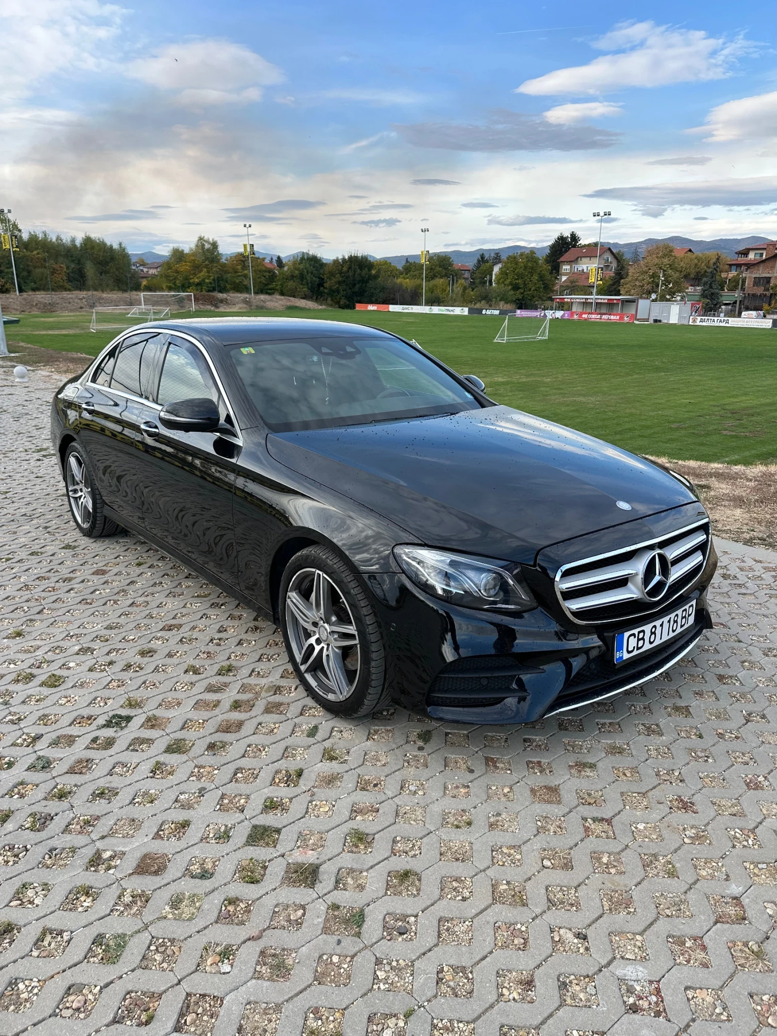 Mercedes-Benz E 220 AMG, DIGITAL, 360CAMERI, AMBIENT, снимка 3 - Автомобили и джипове - 56432567