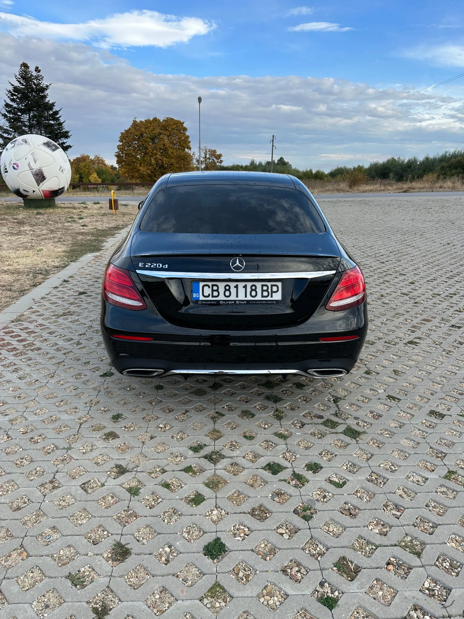 Mercedes-Benz E 220 AMG, DIGITAL, 360CAMERI, AMBIENT, снимка 5 - Автомобили и джипове - 56432567