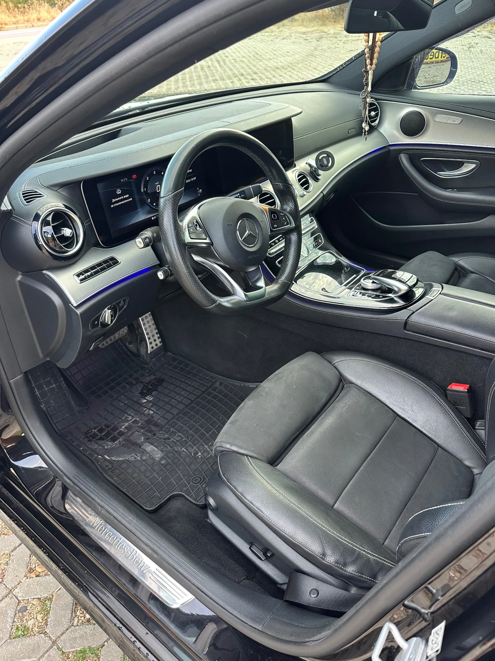 Mercedes-Benz E 220 AMG, DIGITAL, 360CAMERI, AMBIENT, снимка 7 - Автомобили и джипове - 56432567
