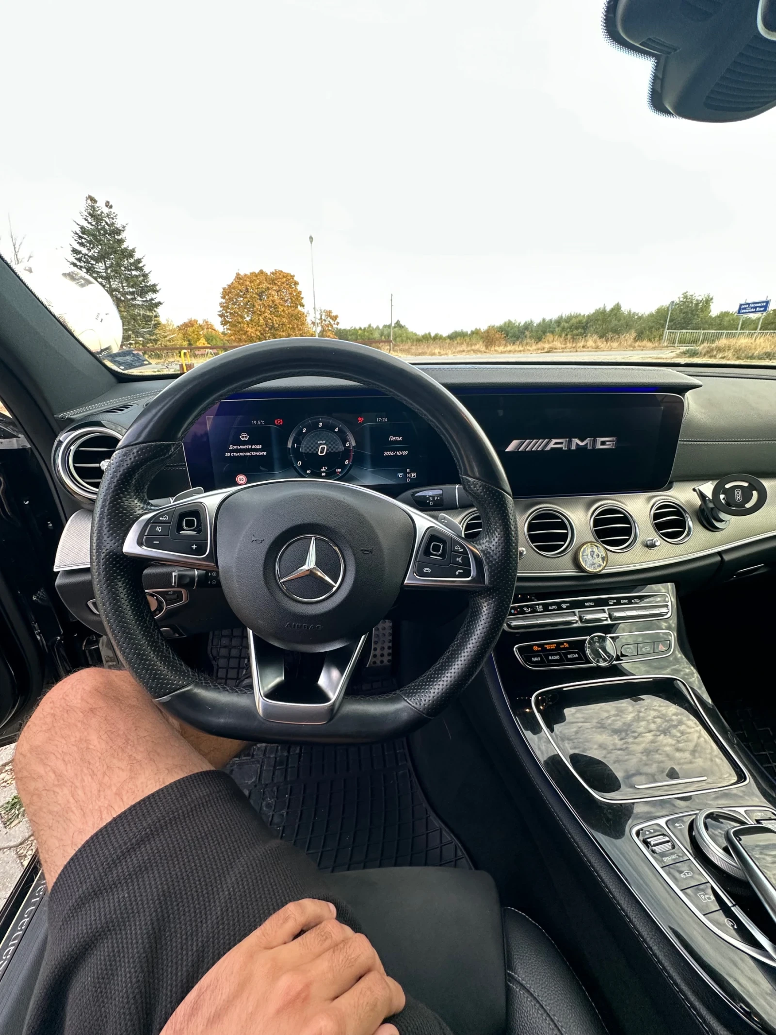 Mercedes-Benz E 220 AMG, DIGITAL, 360CAMERI, AMBIENT, снимка 10 - Автомобили и джипове - 56432567