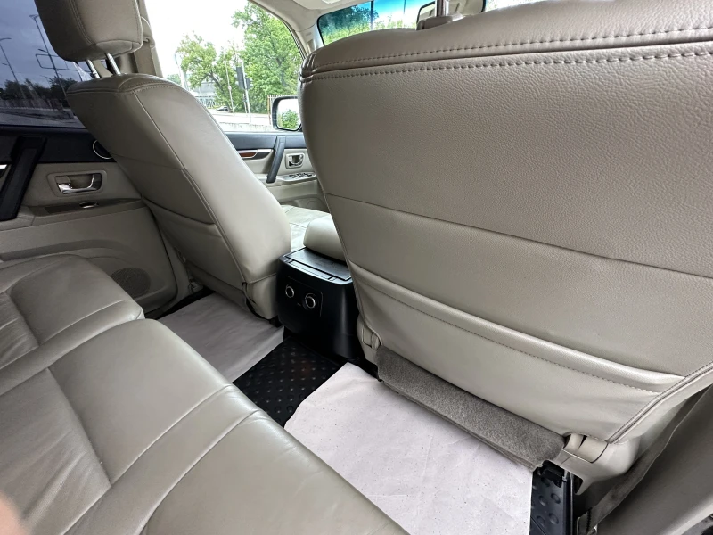 Mitsubishi Pajero 4, снимка 13 - Автомобили и джипове - 52819738