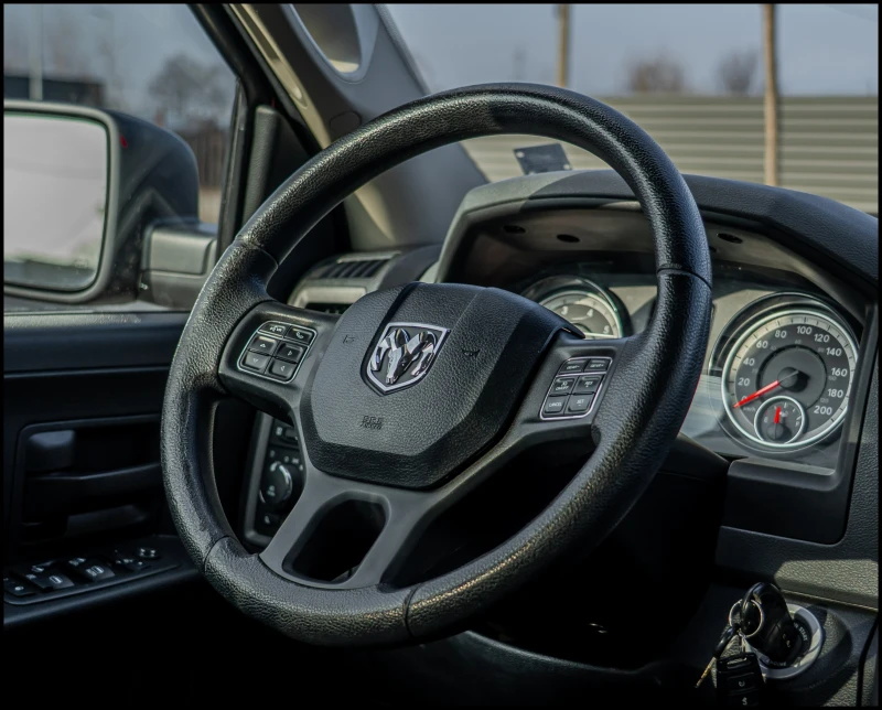 Dodge RAM 1500 3.6* QuadCab, снимка 15 - Автомобили и джипове - 52875698