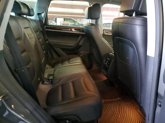 VW Touareg V6 3.6L/ ФИКСИРАНА ЦЕНА! БЕЗ ЩЕТИ!, снимка 10 - Автомобили и джипове - 48951880