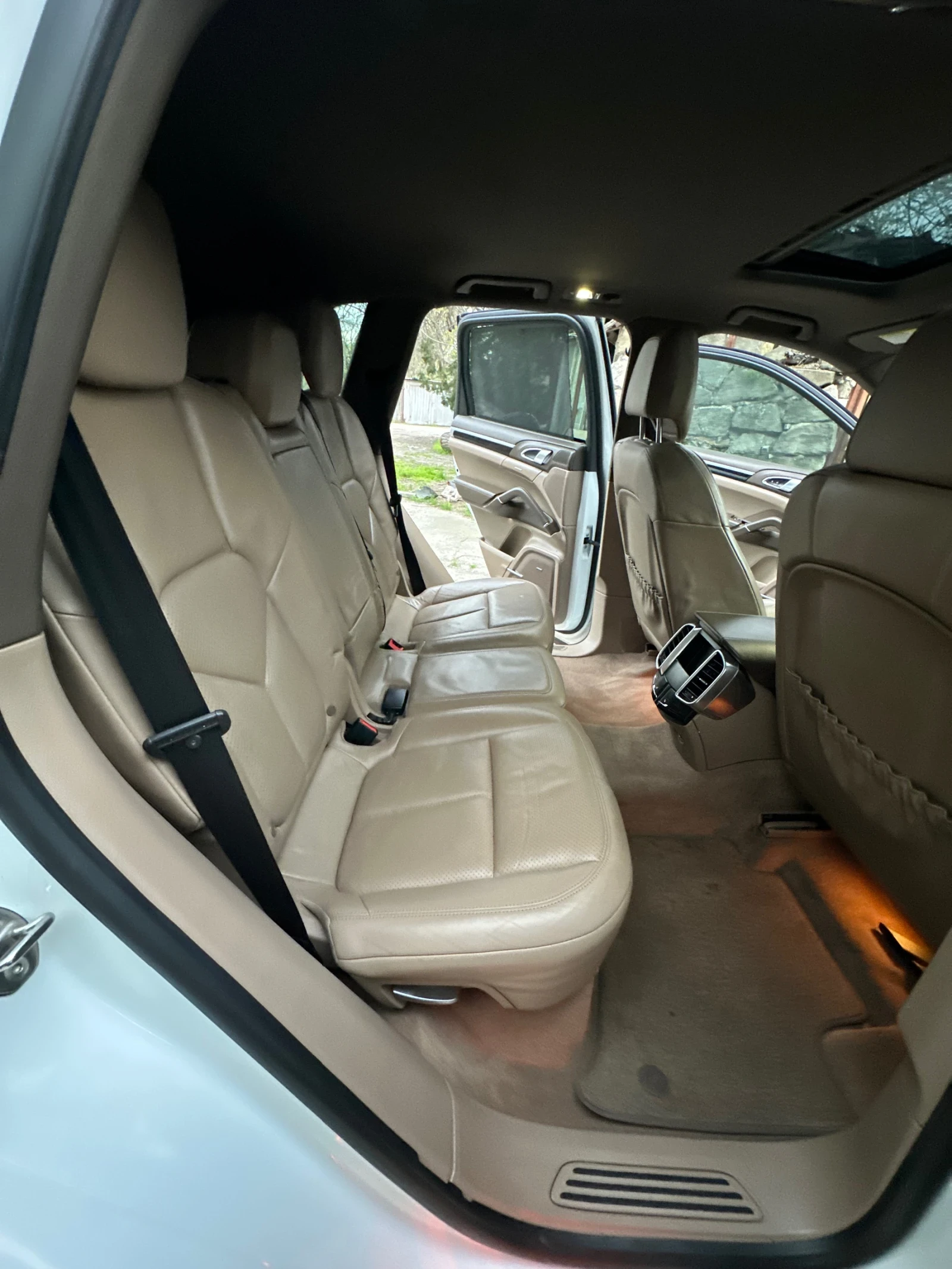 Porsche Cayenne 3.6I* Platinum edition* GTS pack* 69 000км* , снимка 15 - Автомобили и джипове - 54012134