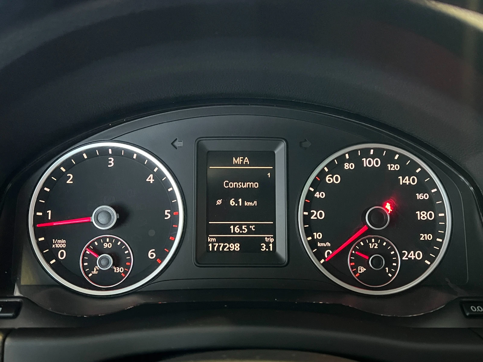 VW Tiguan 2.0TDi DSG Sport   | Mobile.bg   14