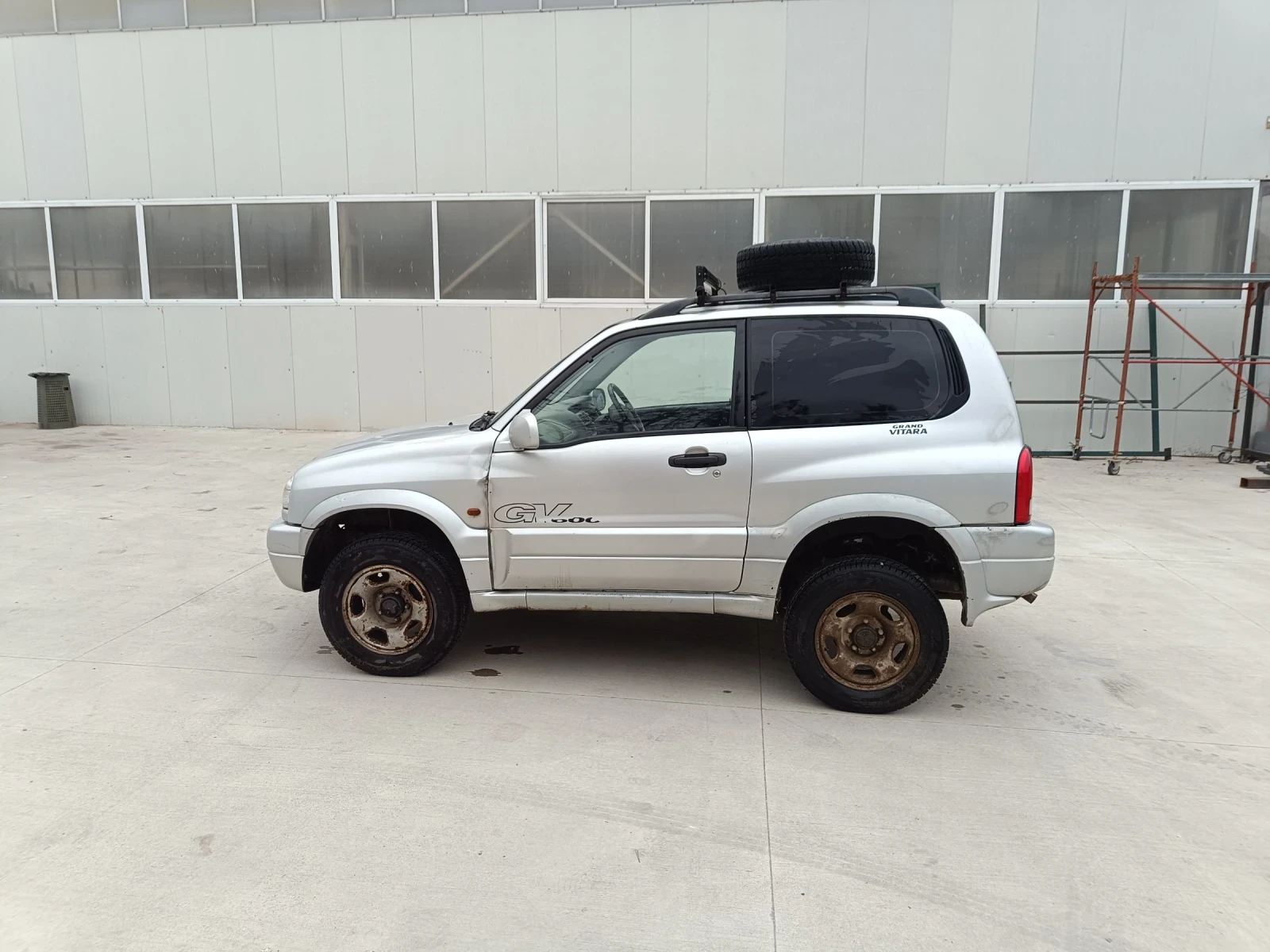 Suzuki Grand vitara 1.6i, снимка 4 - Автомобили и джипове - 53953693