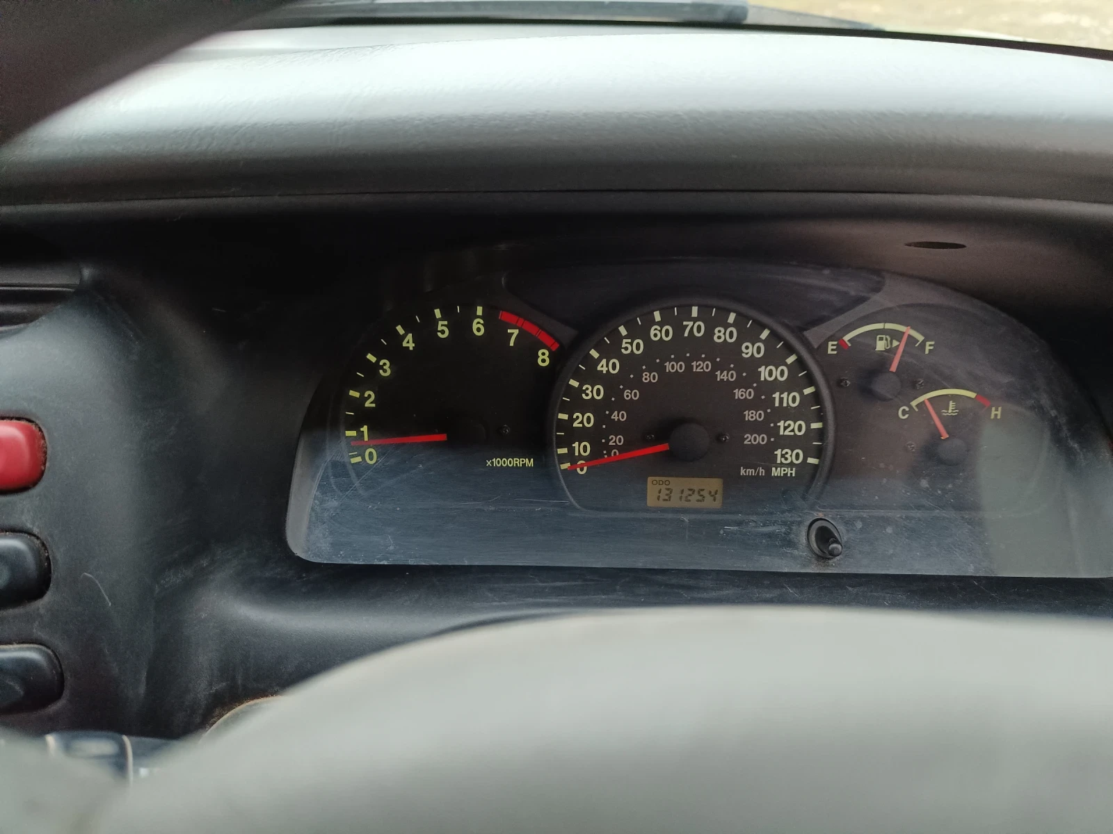 Suzuki Grand vitara 1.6i, снимка 2 - Автомобили и джипове - 53953693