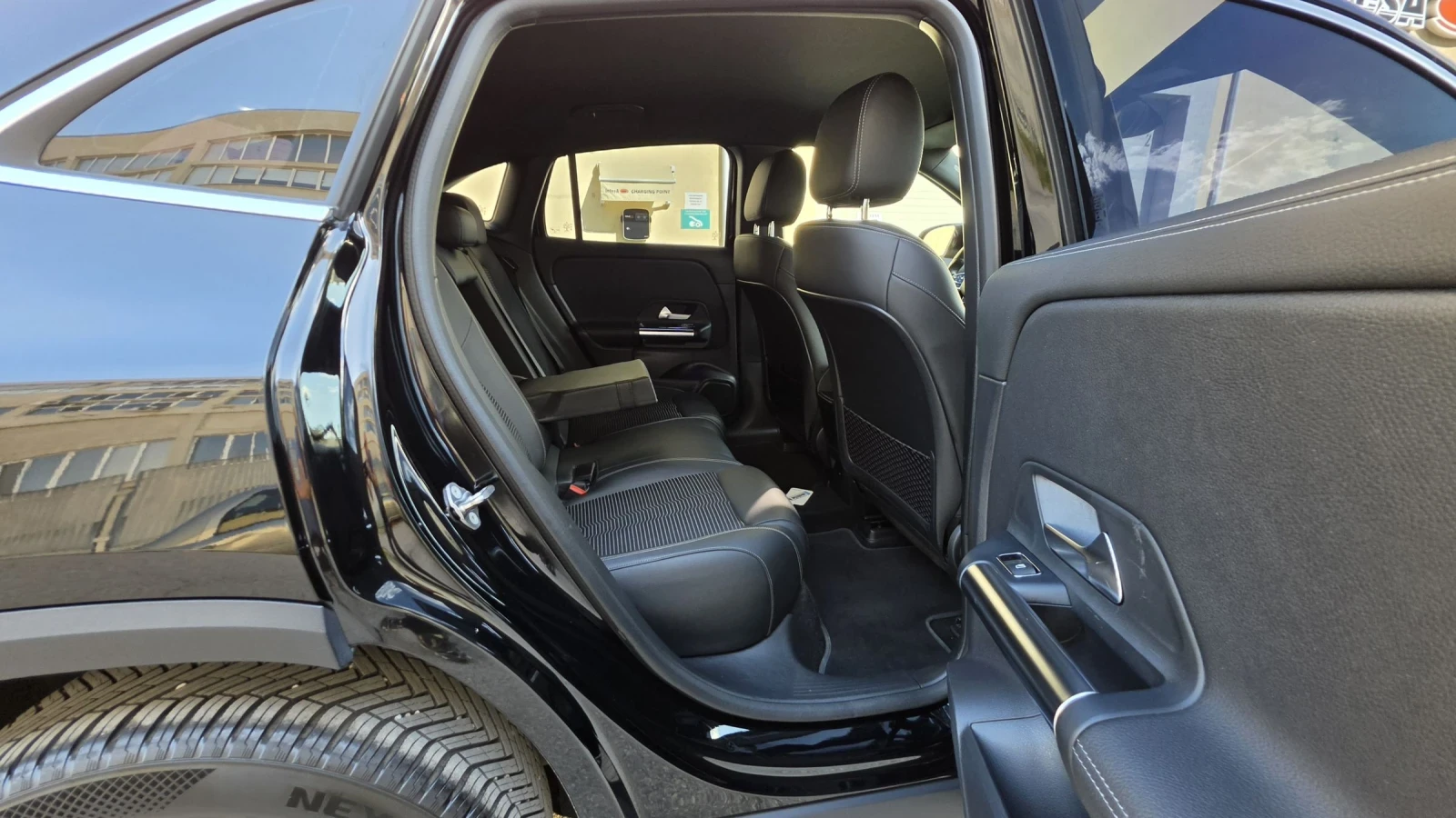 Mercedes-Benz EQA, снимка 12 - Автомобили и джипове - 54446900