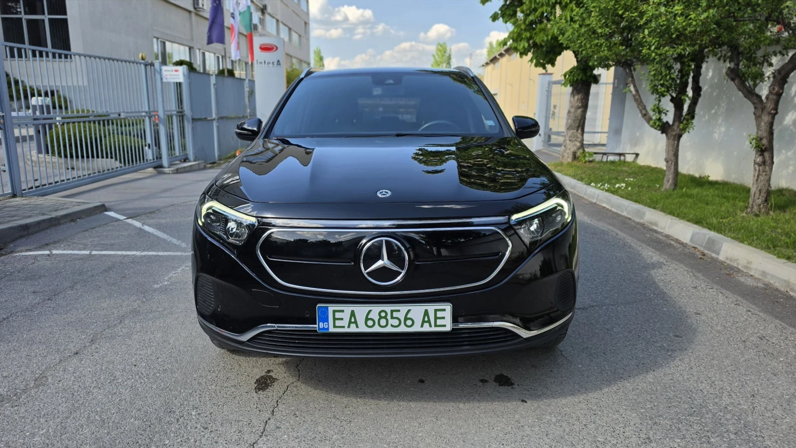 Mercedes-Benz EQA, снимка 2 - Автомобили и джипове - 54446900