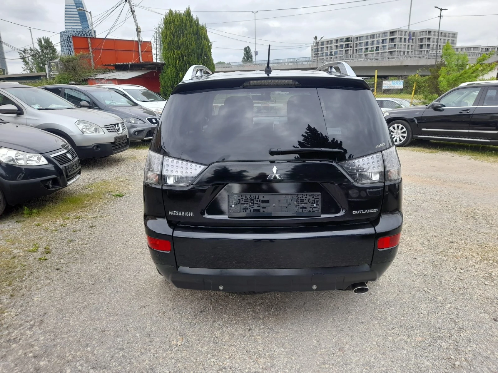Mitsubishi Outlander 2.4i 4x4 7-места, снимка 5 - Автомобили и джипове - 54483107