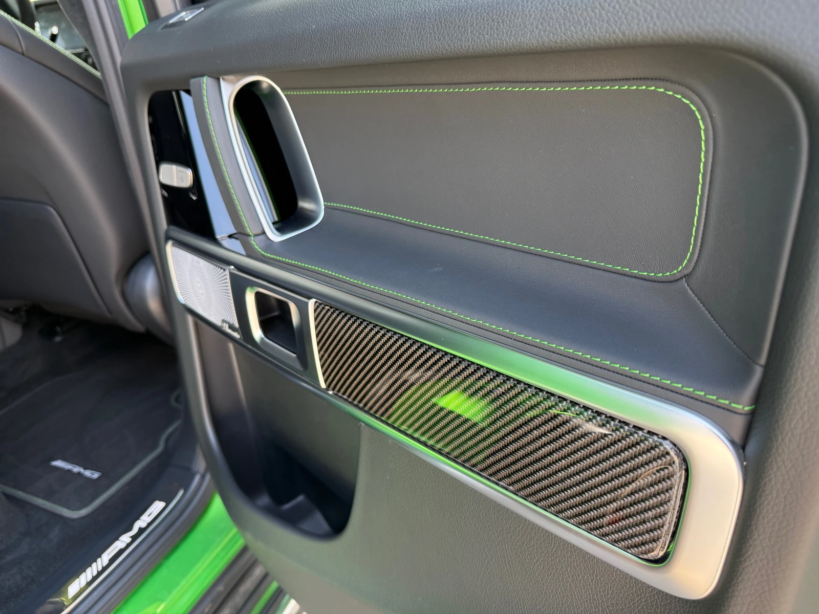 Mercedes-Benz G 63 AMG Manufaktur BURMESTER CARBON, снимка 13 - Автомобили и джипове - 55125765
