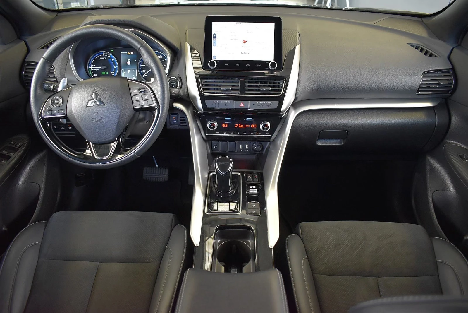 Mitsubishi Eclipse Cross PHEV/188HP/SELECT+ /4X4/360/ACC/LED/NAVI/828z, снимка 9 - Автомобили и джипове - 55753018