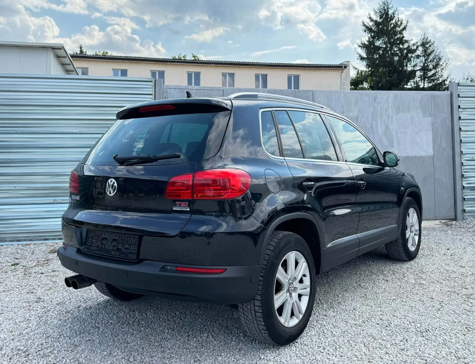 VW Tiguan NAVI * LED, снимка 4 - Автомобили и джипове - 56167011