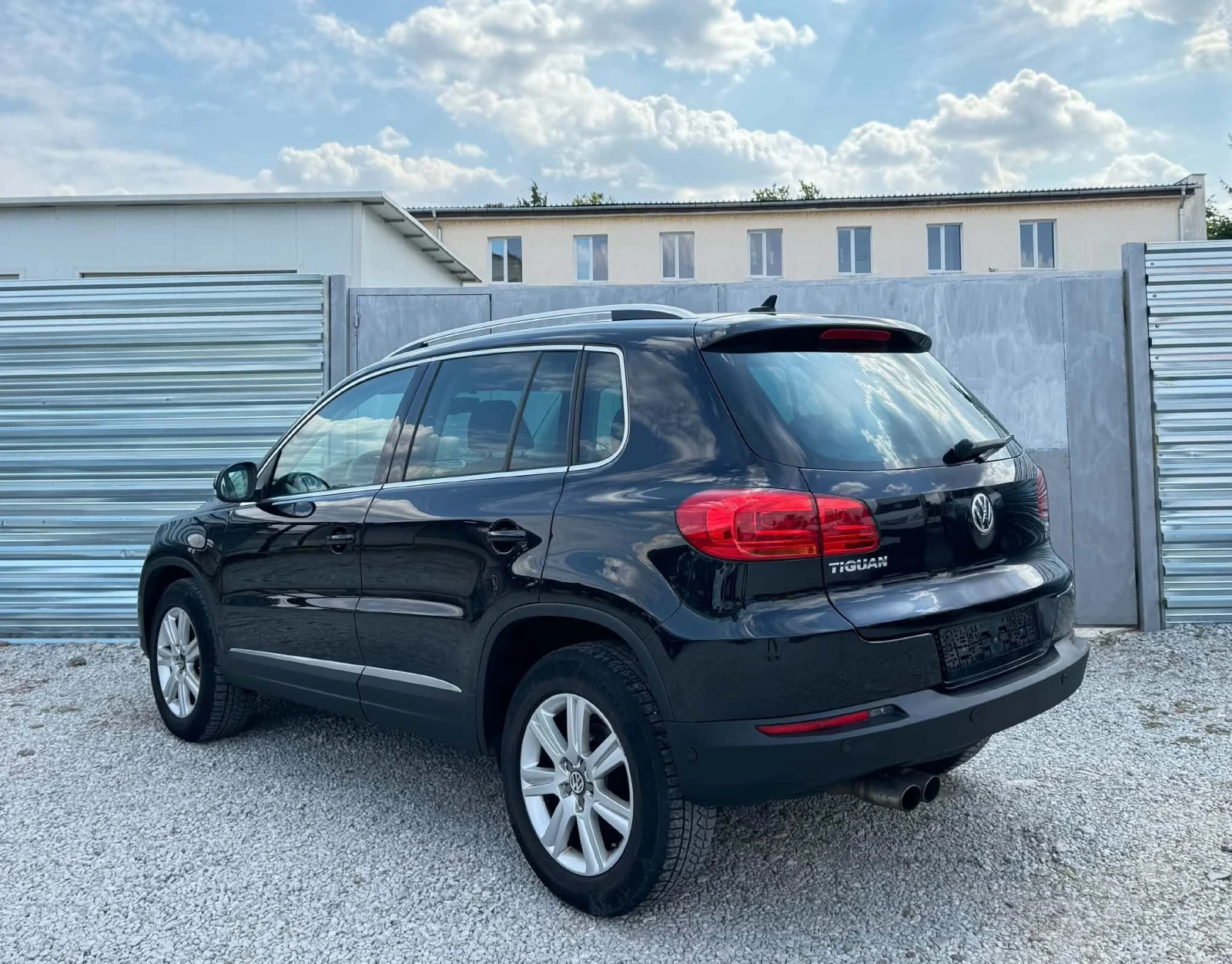 VW Tiguan NAVI * LED, снимка 5 - Автомобили и джипове - 56167011