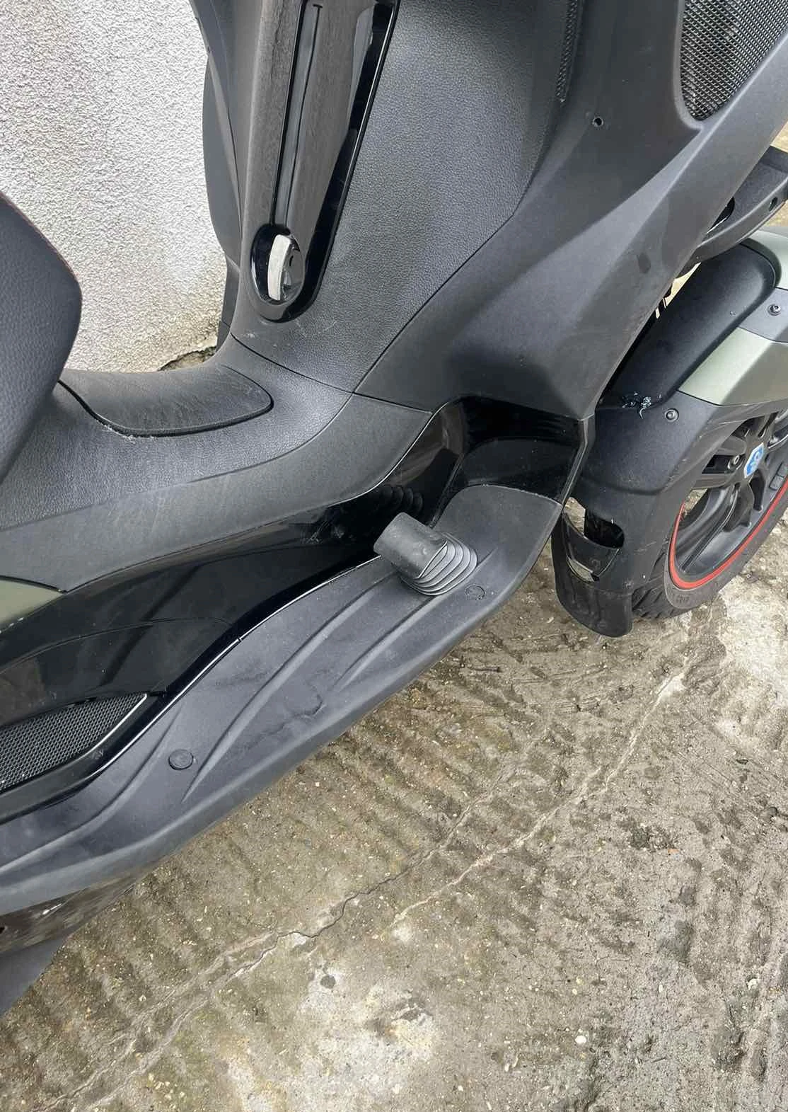 Piaggio Mp3 300 - изображение 6