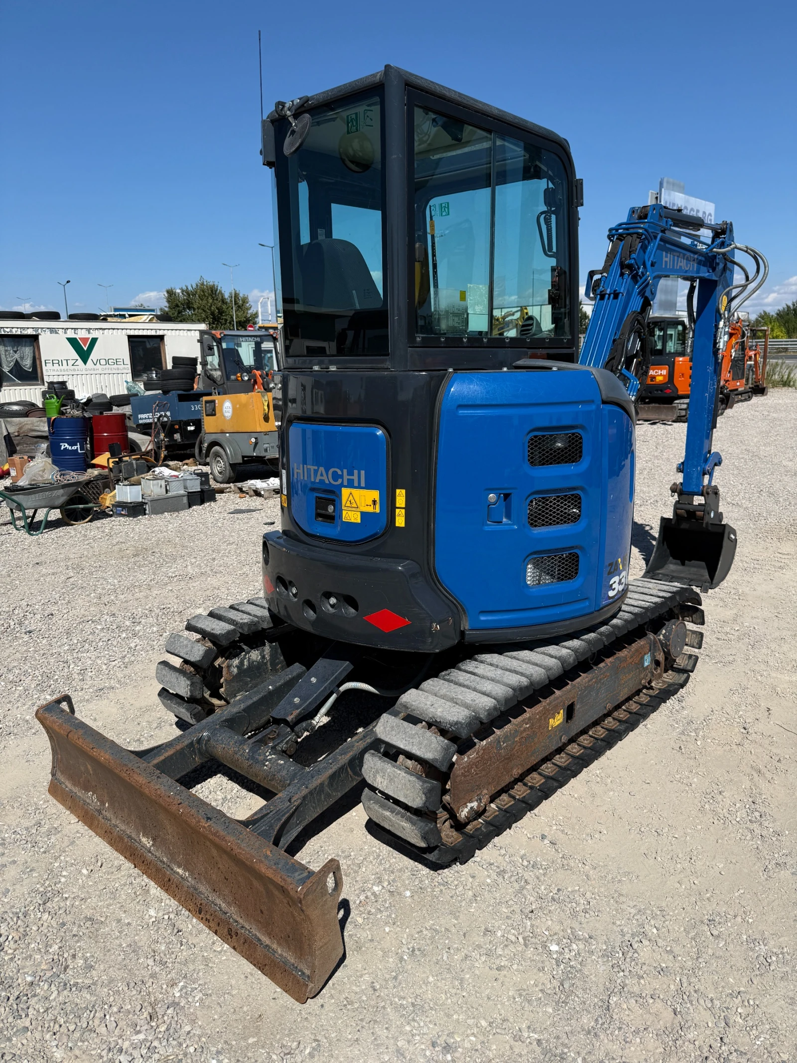 Багер Hitachi ZX 33U-6, снимка 13 - Индустриална техника - 55803486